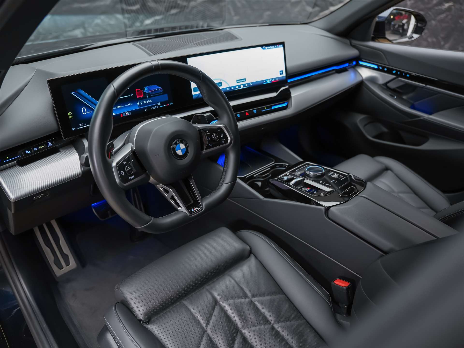 BMW 520i M Sport Steptronic *El. Sitze mit Memory*Abstandsregler*Sitzheizung*-image-8