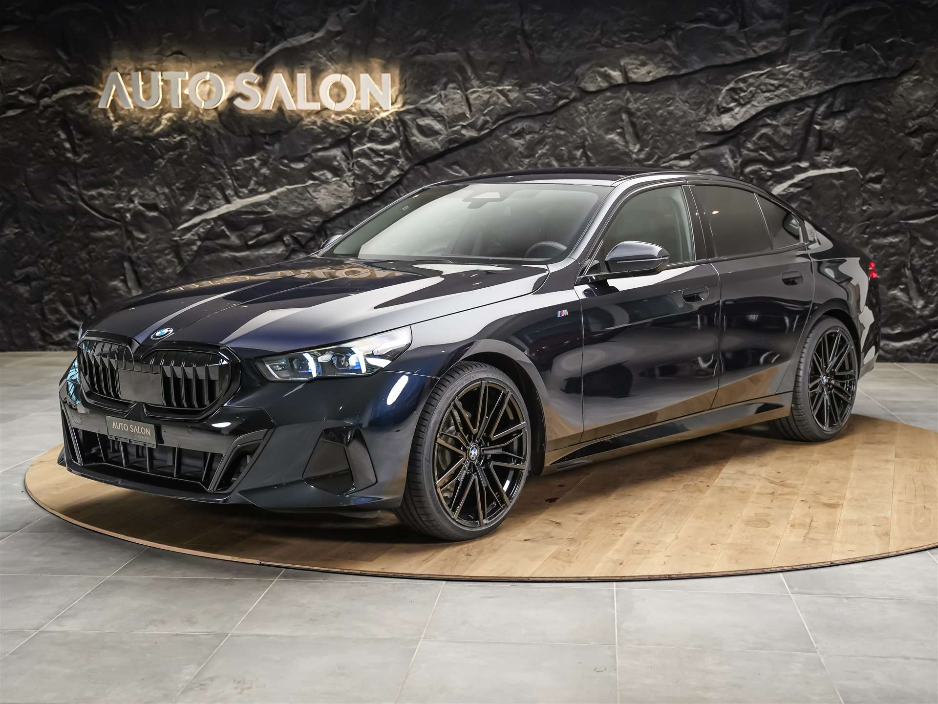 BMW 520i M Sport Steptronic *Werksgarantie*El. Sitze mit Memory*Abstandsregler*Sitzheizung*-showroom-element-1