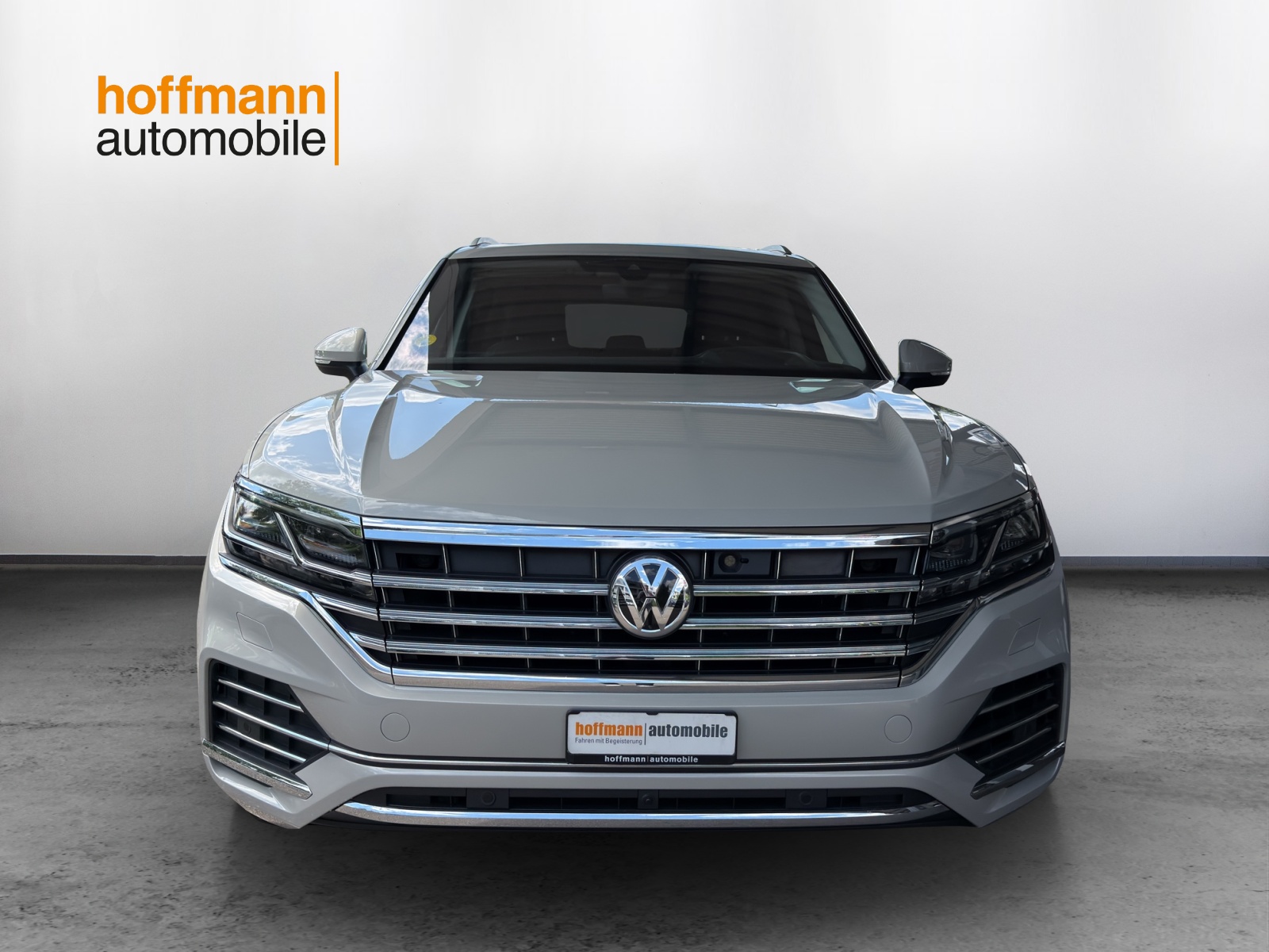 VW Touareg 3.0 TDI Elegance Tiptronic-showroom-element-1