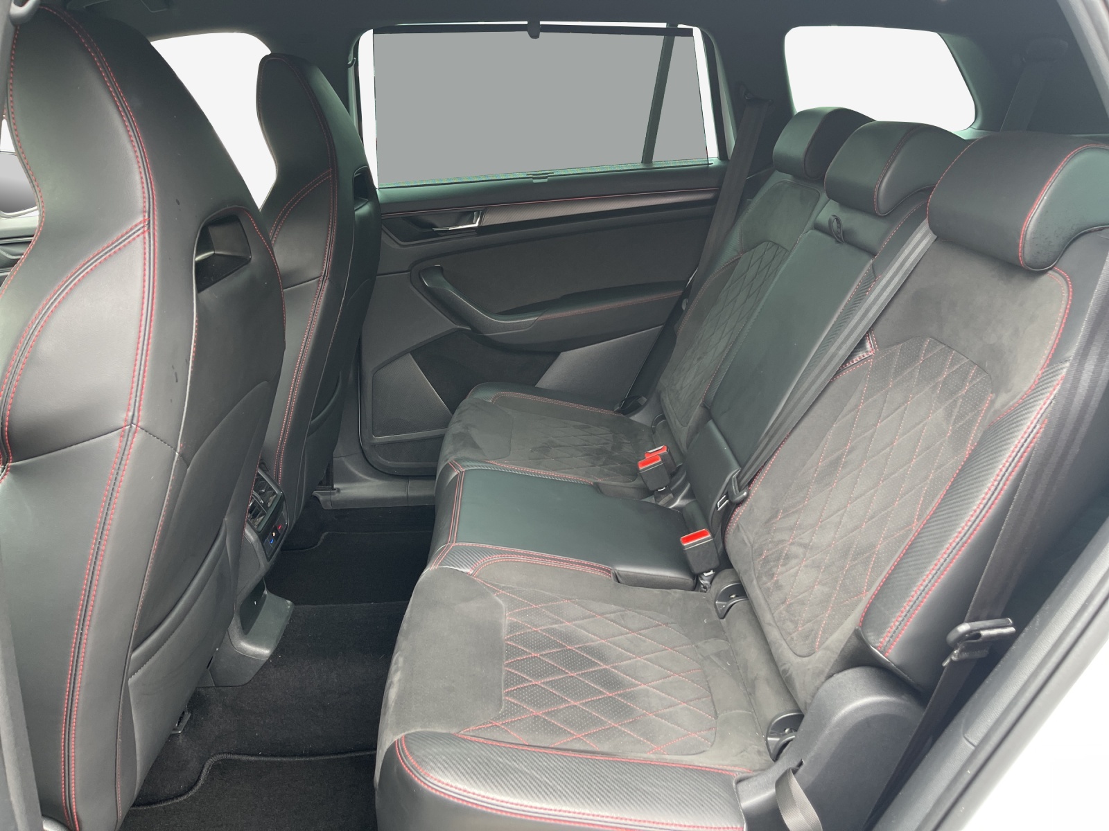 SKODA Kodiaq 2.0 TSI 4x4 RS-image-11