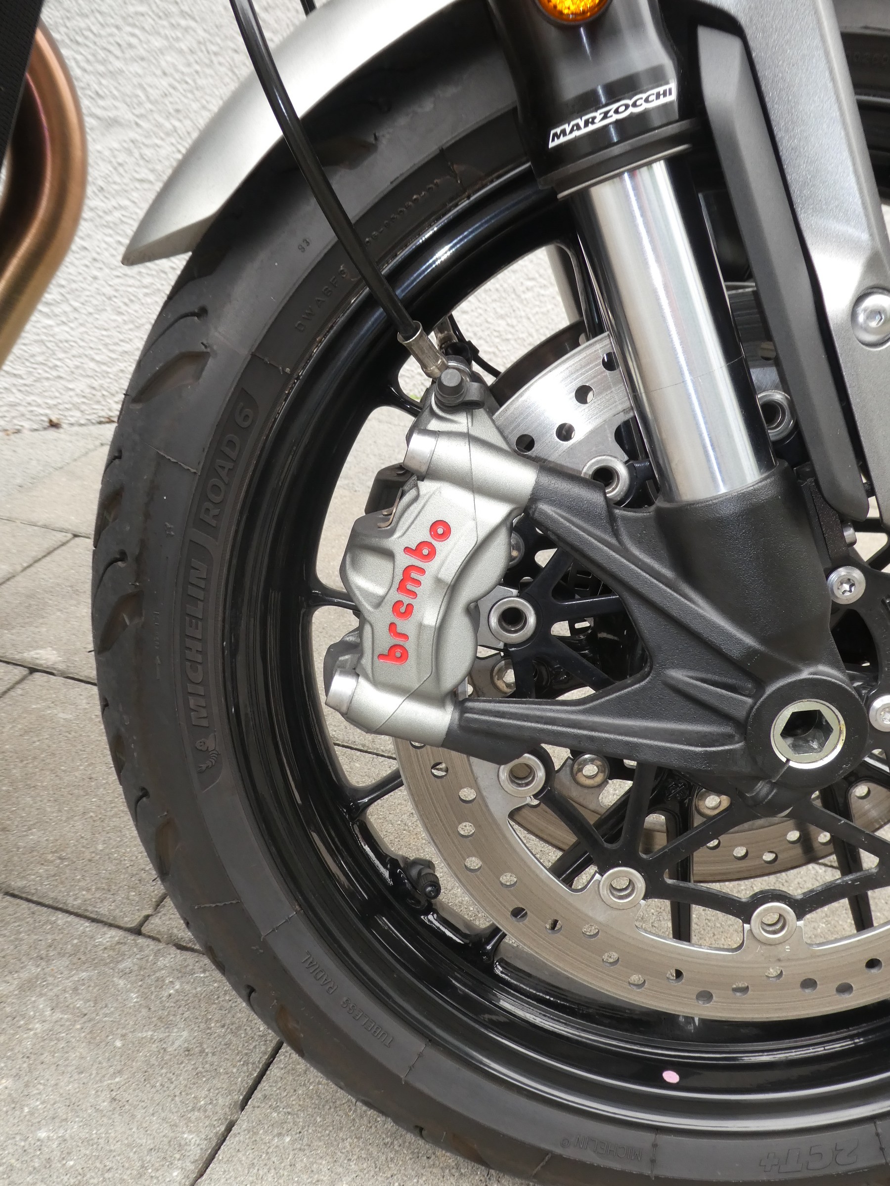 TRIUMPH Speed Twin 1200-image-3