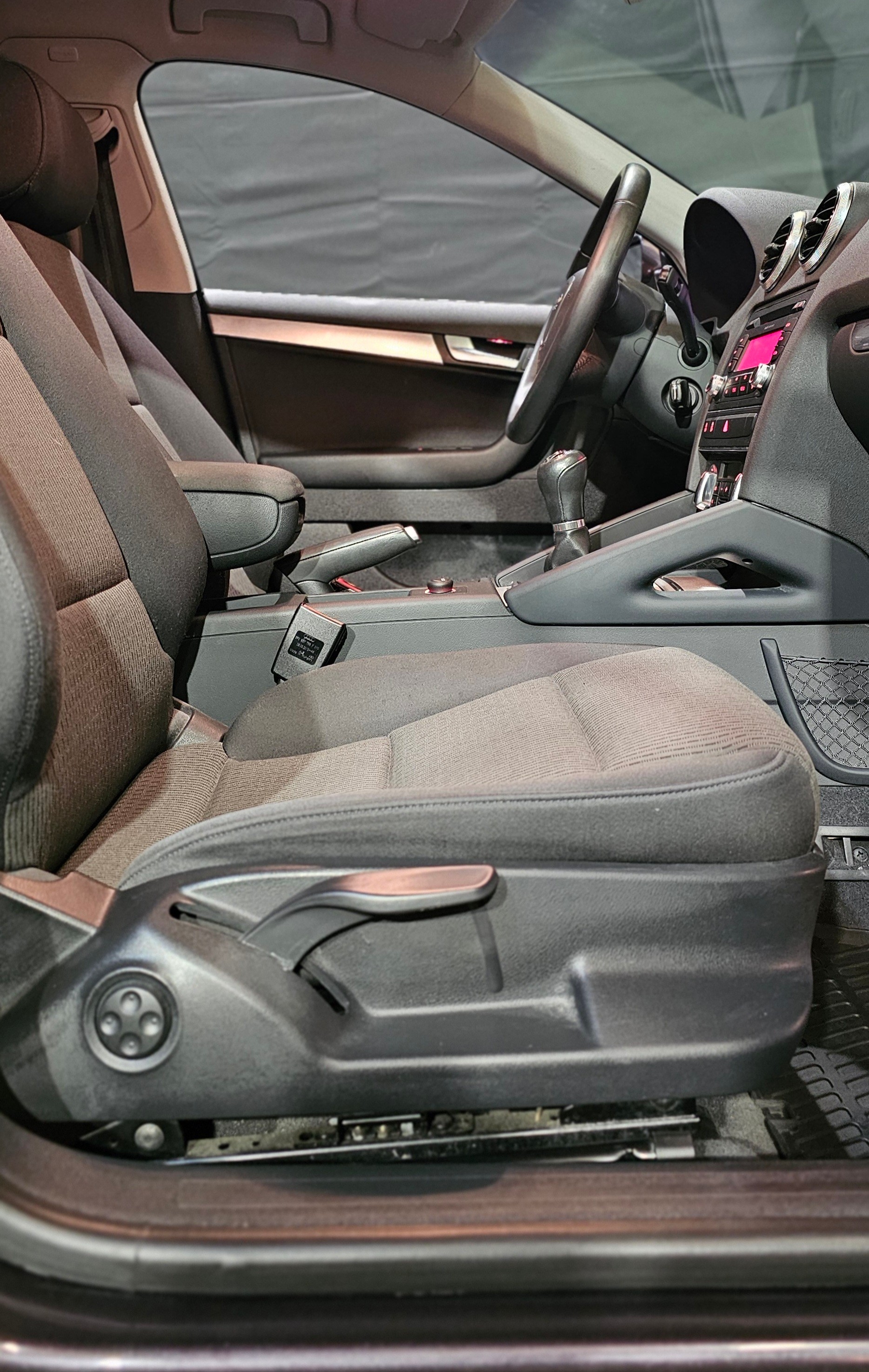 AUDI A3 Sportback 1.4 TFSI Attraction-image-15
