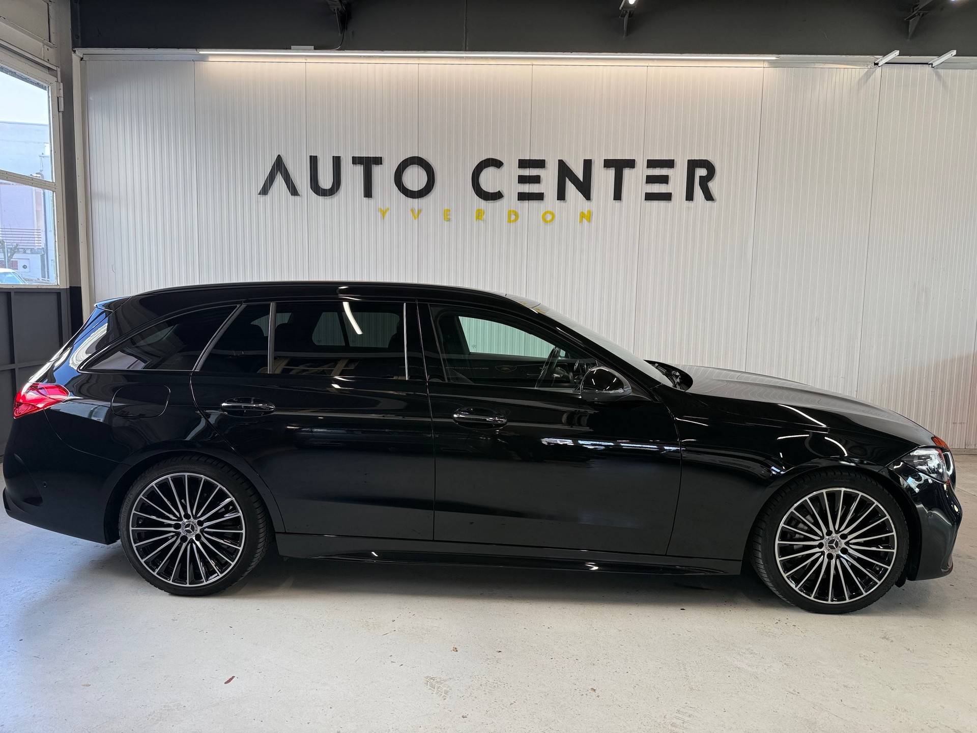 MERCEDES-BENZ C 220 d T 4Matic AMG Line