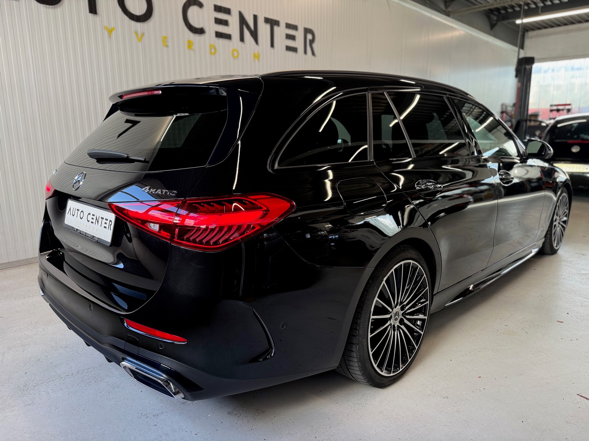 MERCEDES-BENZ C 220 d T 4Matic AMG Line-showroom-element-2