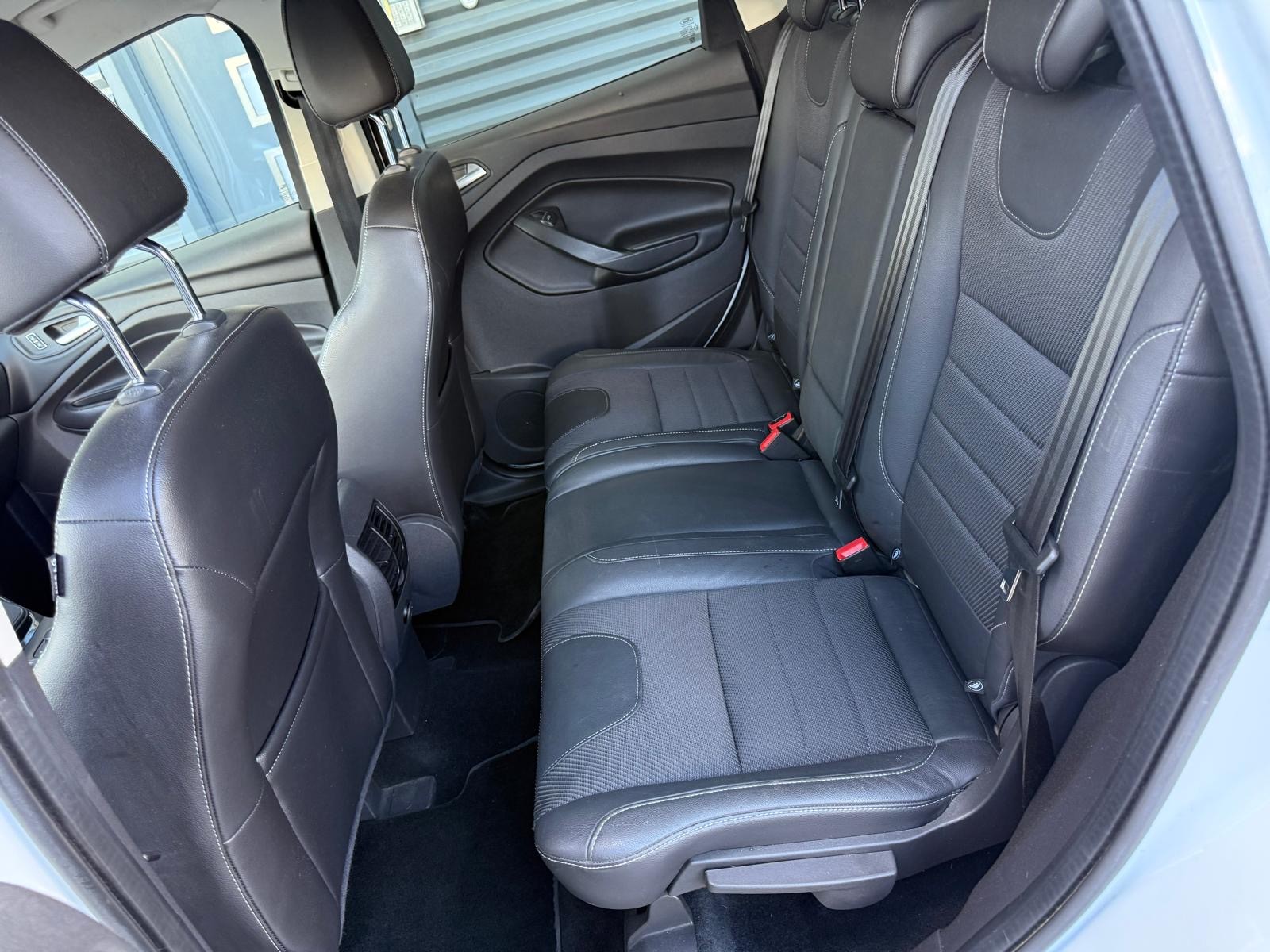 FORD Kuga 2.0 TDCi Titanium S 4WD PowerShift-image-9