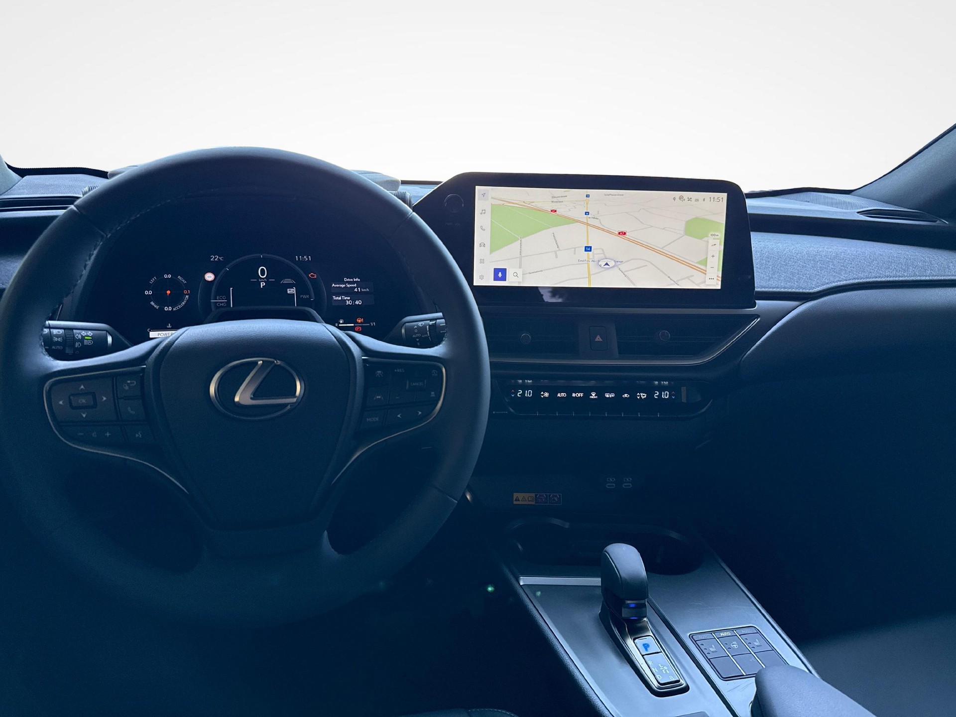 LEXUS UX 300h F-Line-image-8