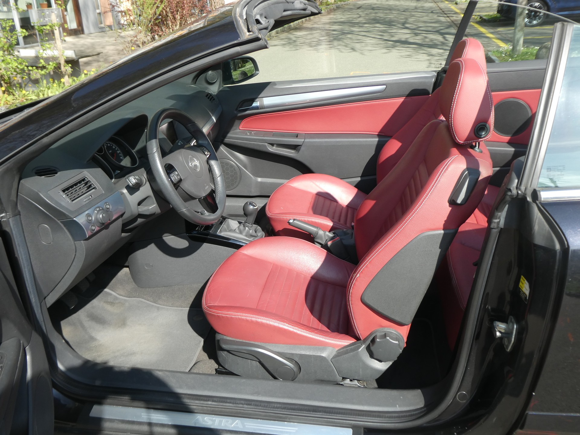 OPEL Astra TT 1.6i 16V Turbo Cosmo-image-9