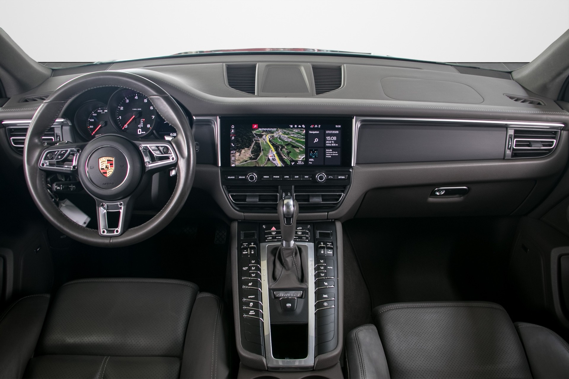 PORSCHE Macan PDK-showroom-element-3