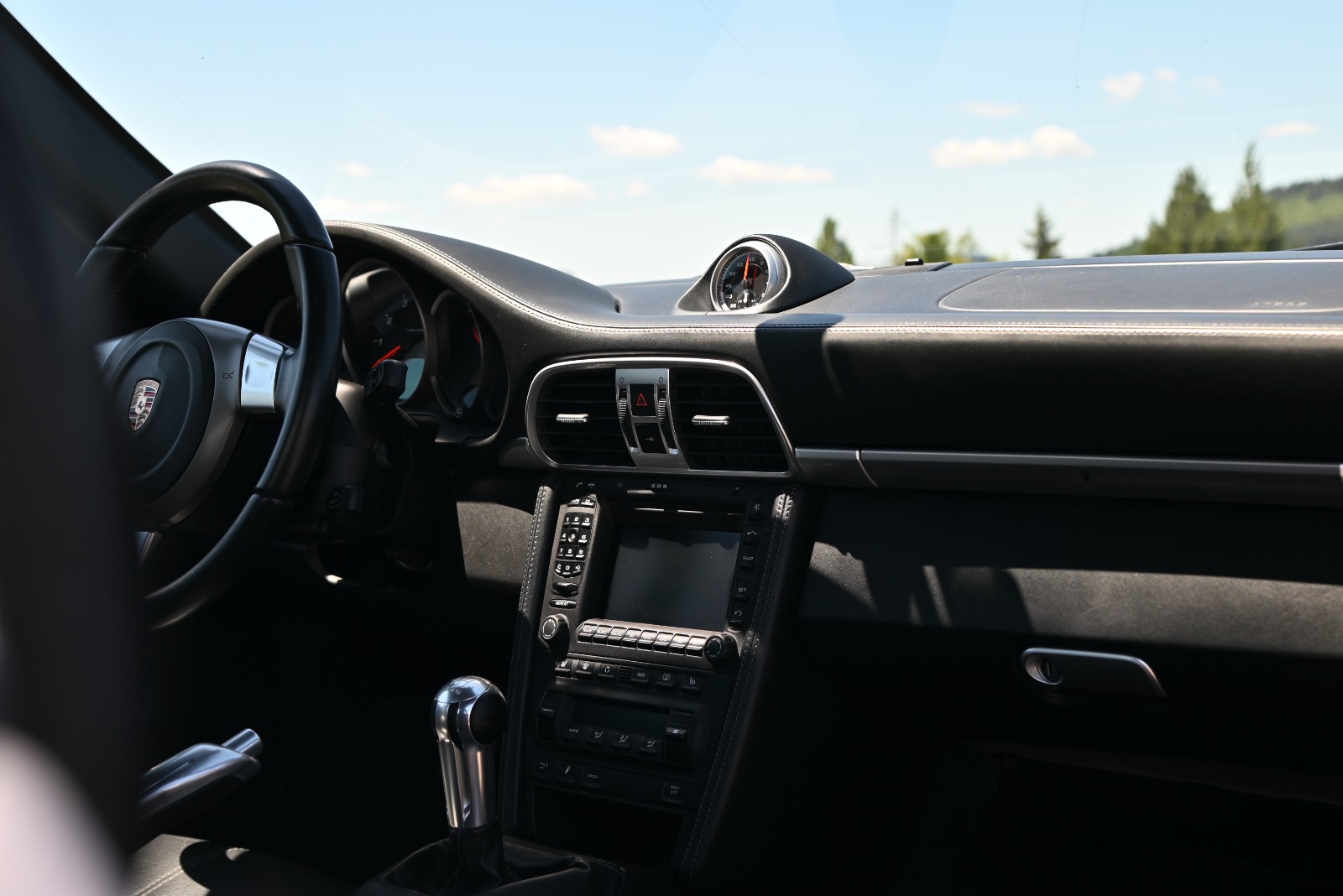 PORSCHE 911 Carrera 4S-image-10