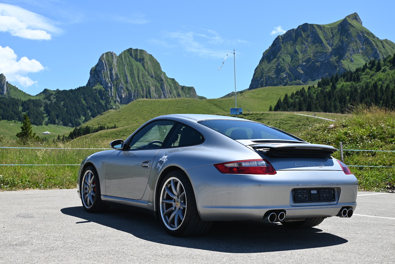 PORSCHE 911 Carrera 4S-image-4