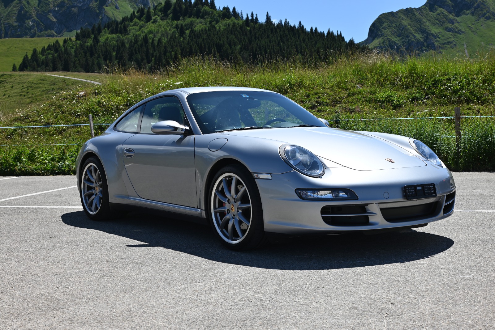 PORSCHE 911 Carrera 4S-image-1