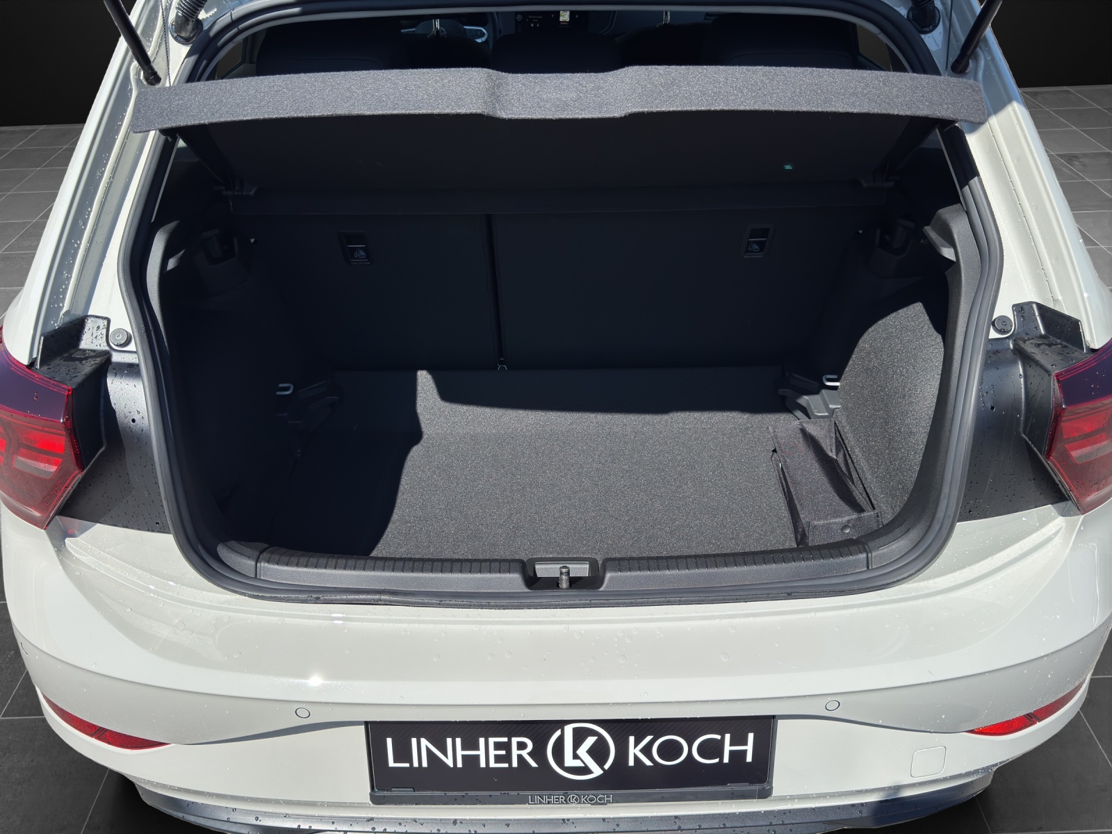VW Polo 1.0 TSI Basis-image-8