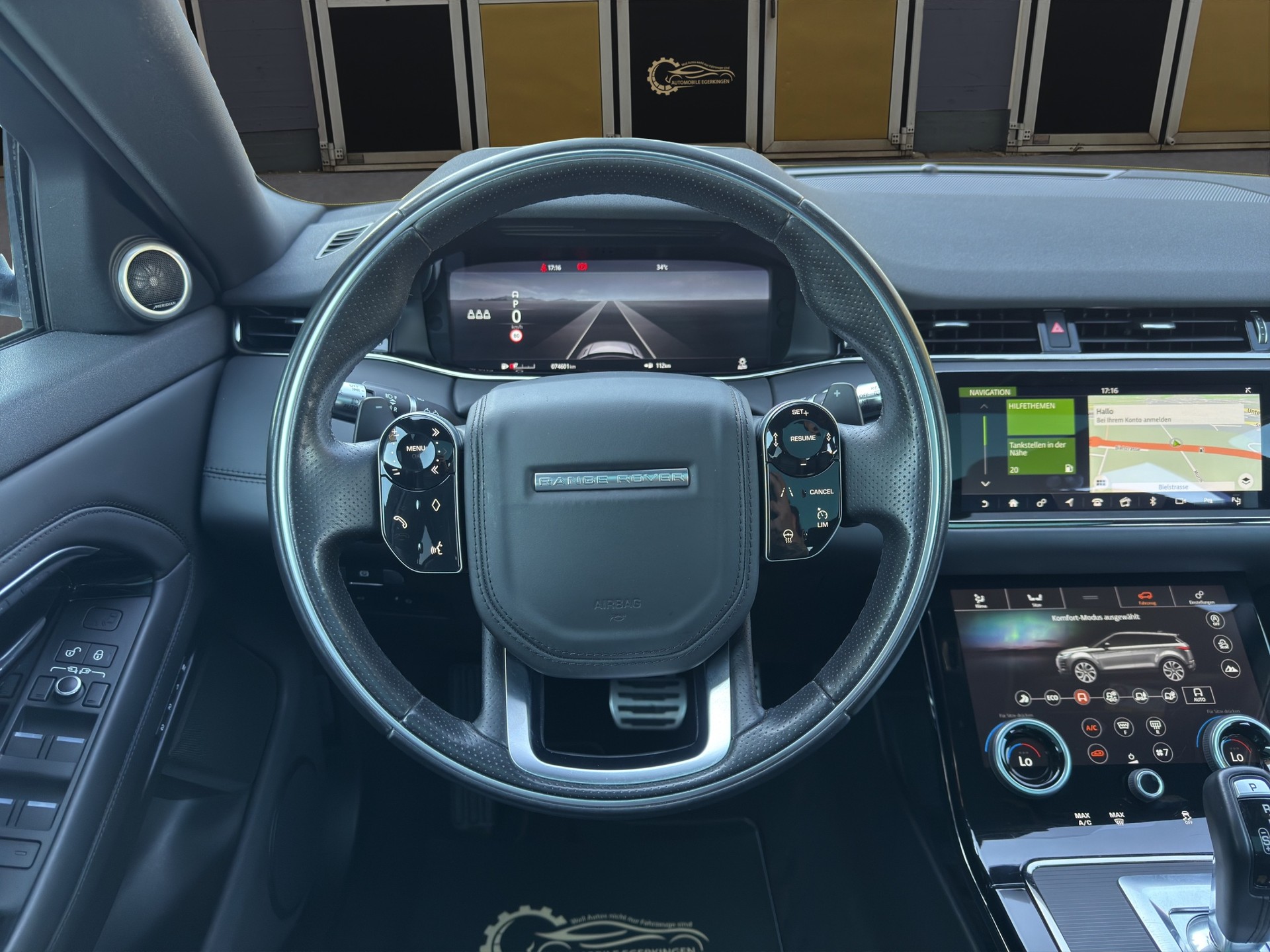 LAND ROVER Range Rover Evoque 2.0 T 300 R-Dynamic HSE-image-12