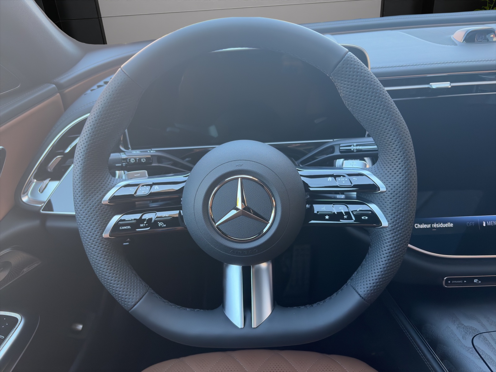 MERCEDES-BENZ E 220 d T 4M 9G-Tronic-image-11