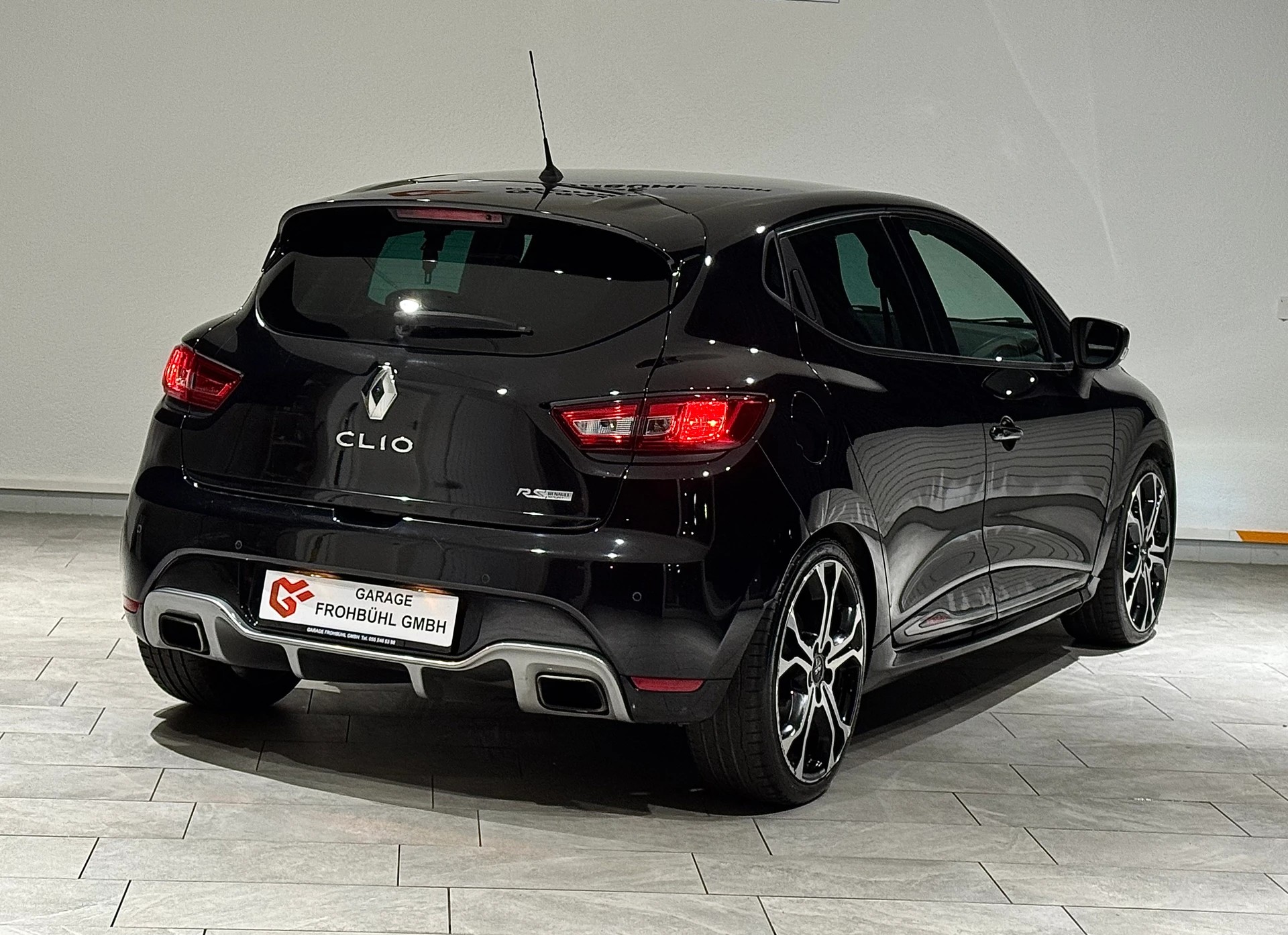 RENAULT Clio 1.6 T RS 220 Trophy EDC-showroom-element-3