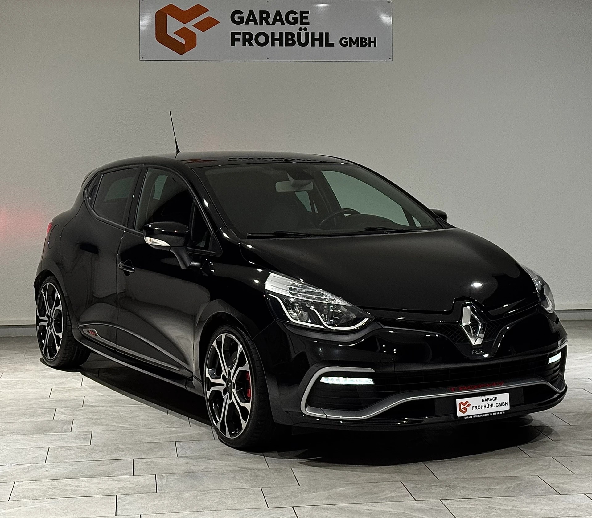 RENAULT Clio 1.6 T RS 220 Trophy EDC-showroom-element-2