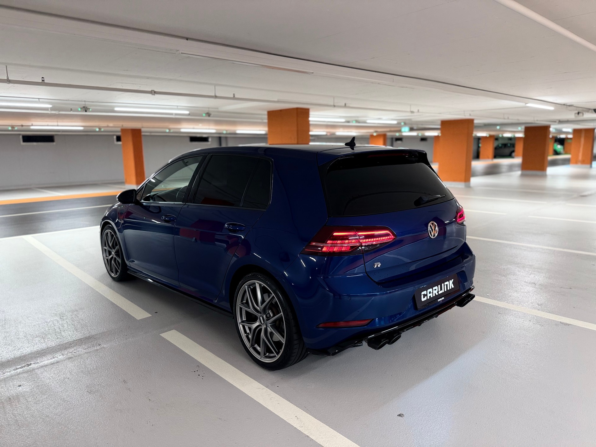 VW Golf 2.0 TSI R 4Motion-image-6