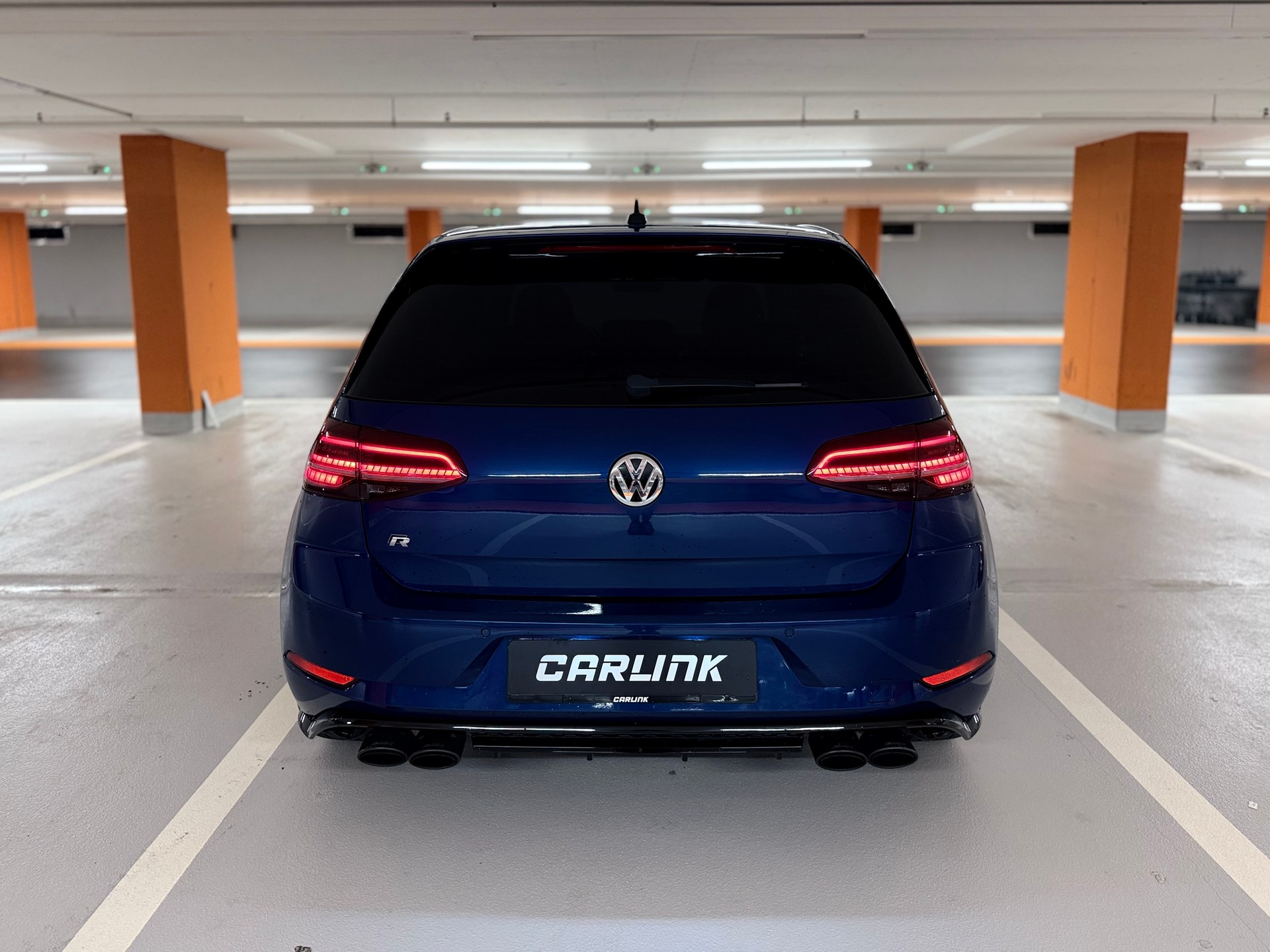 VW Golf 2.0 TSI R 4Motion-image-5