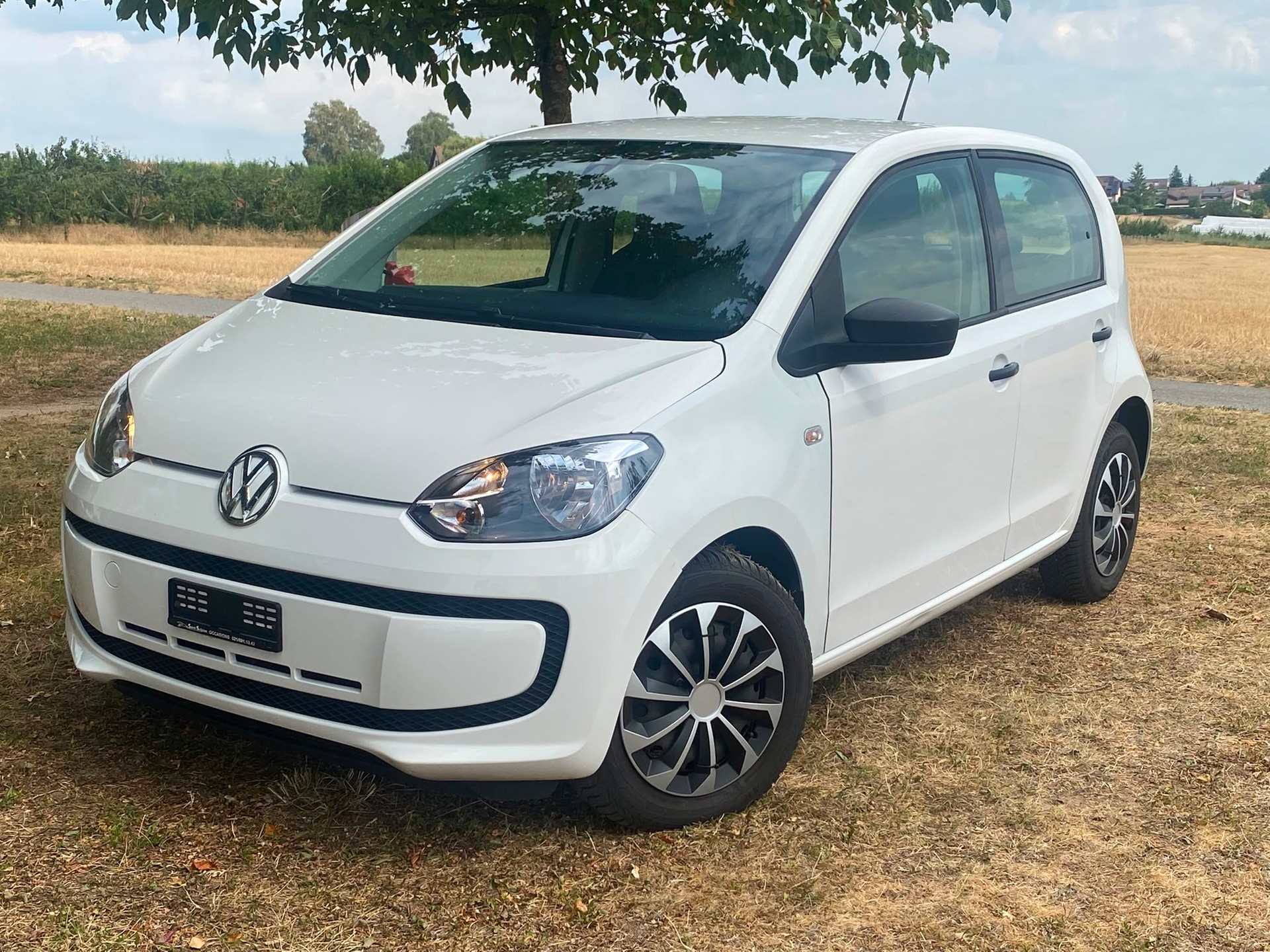VW Up 1.0 white up Art on Ice - Nouvelle Expertise - NEU MFK : 20.07.2026 - Service Fait à Jour - Frischer Service-showroom-element-1