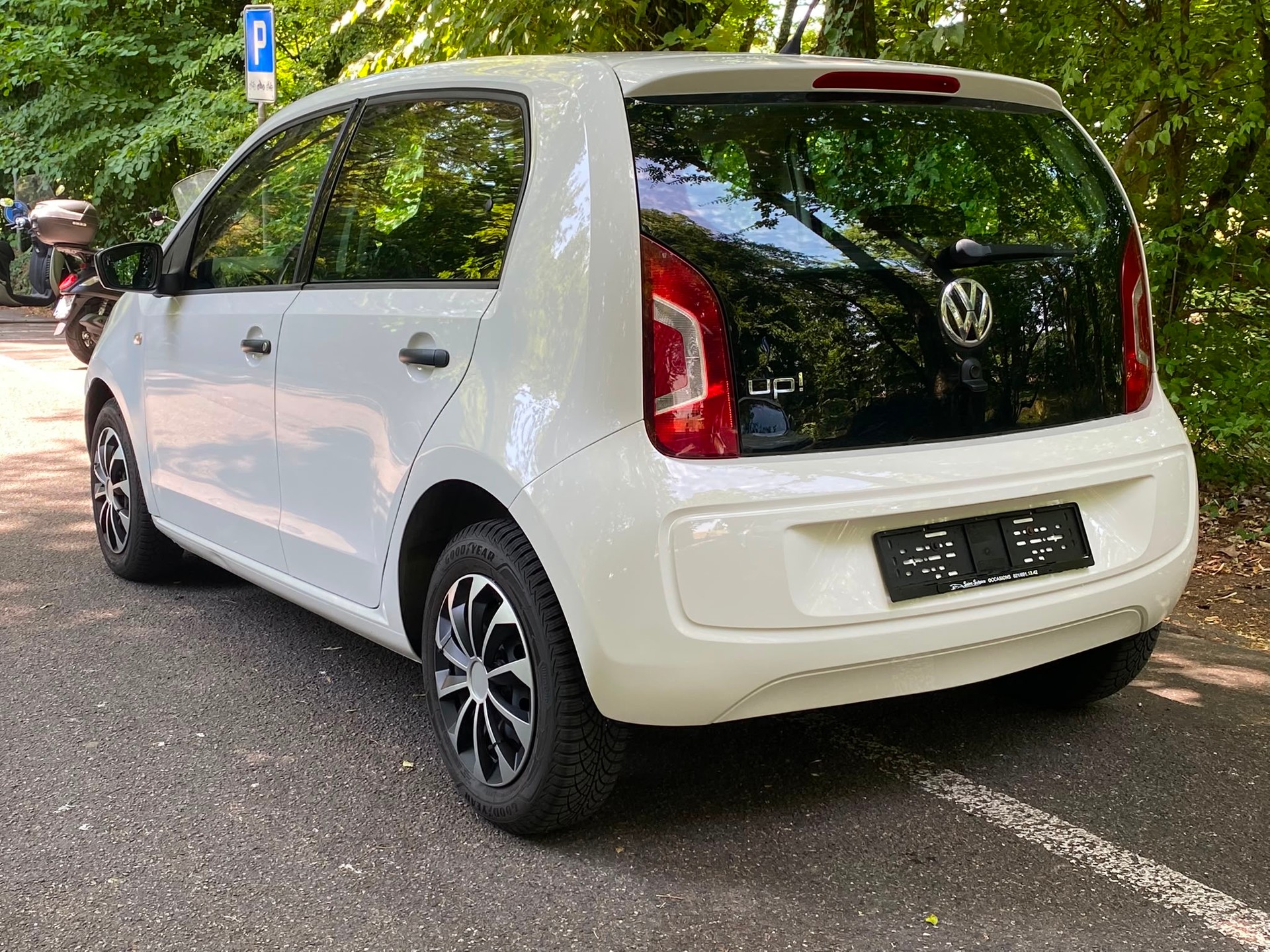 VW Up 1.0 white up Art on Ice - Nouvelle Expertise - NEU MFK : 25.08.2026 - Service Fait à Jour - Frischer Service-image-4