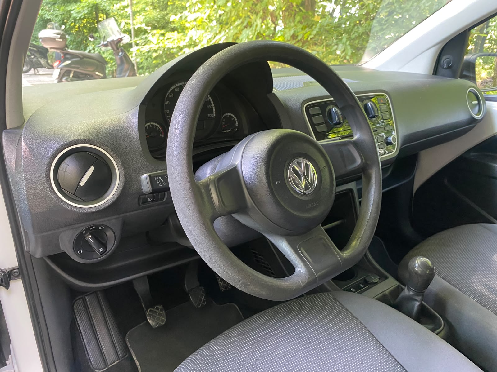 VW Up 1.0 white up Art on Ice - Nouvelle Expertise - NEU MFK : 20.07.2026 - Service Fait à Jour - Frischer Service-image-8