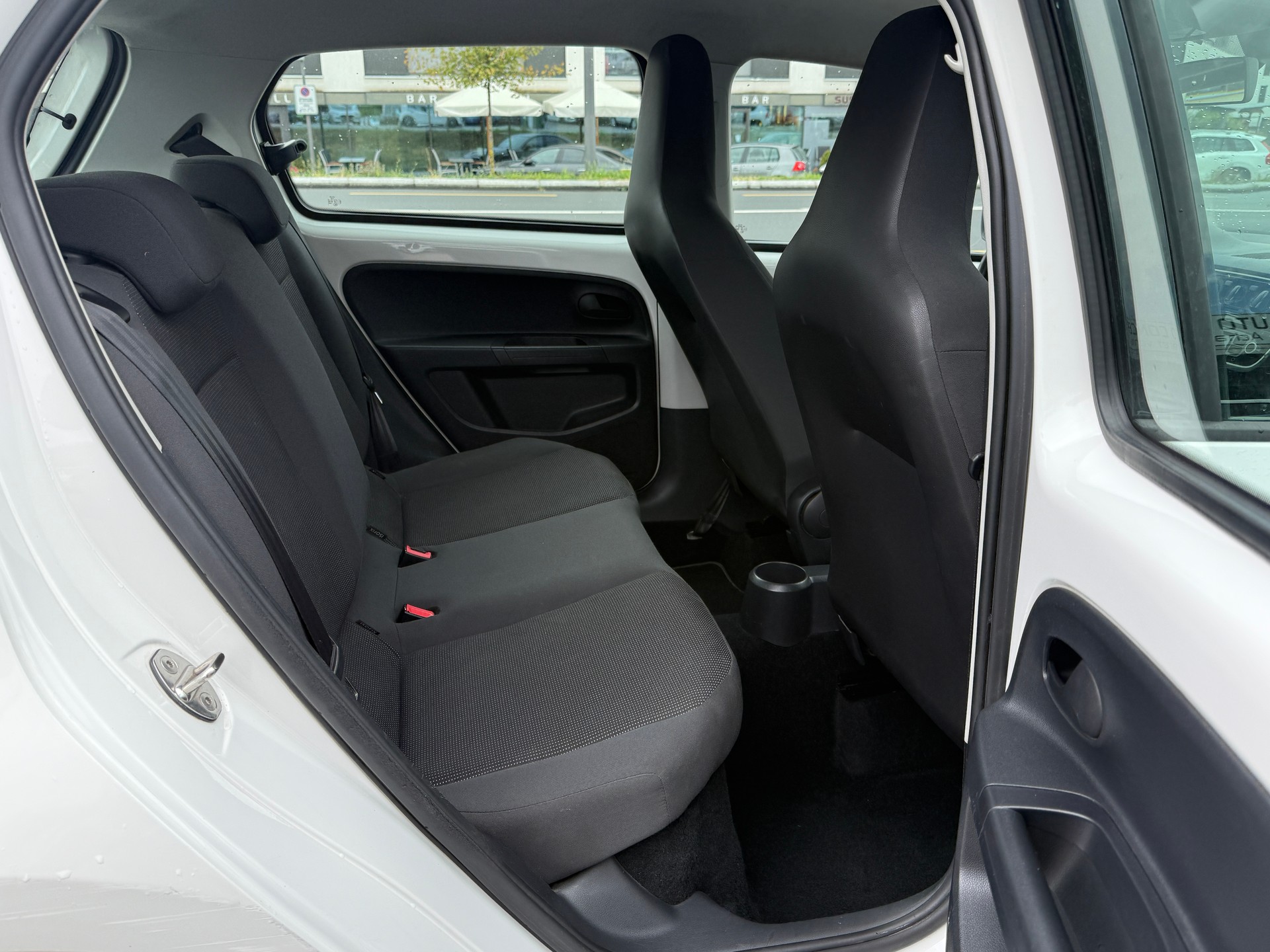 VW Up 1.0 white up Art on Ice - Nouvelle Expertise - NEU MFK : 24.08.2026 - Service Fait à Jour - Frischer Service-image-19
