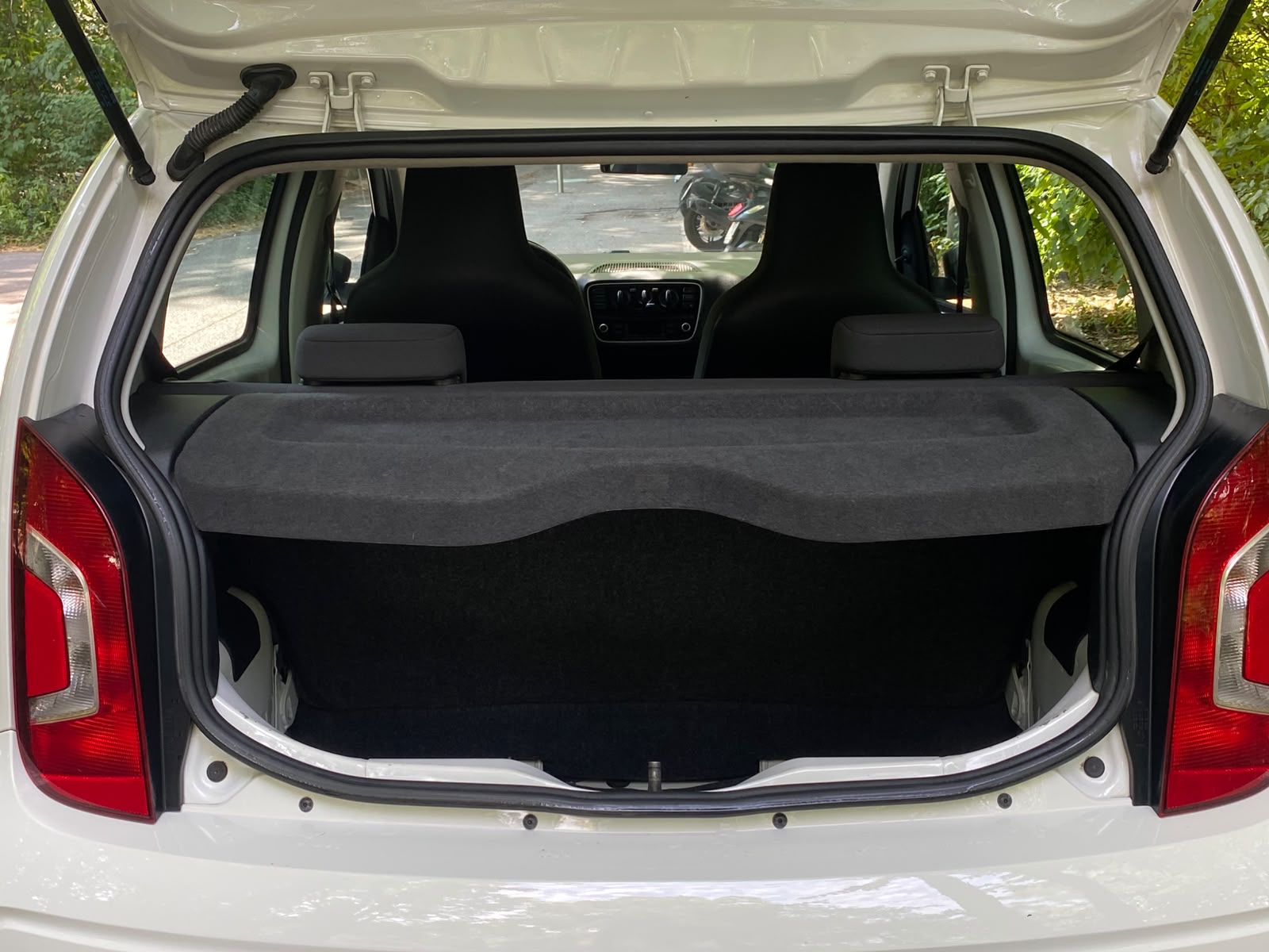 VW Up 1.0 white up Art on Ice - Nouvelle Expertise - NEU MFK : 20.07.2026 - Service Fait à Jour - Frischer Service-image-19