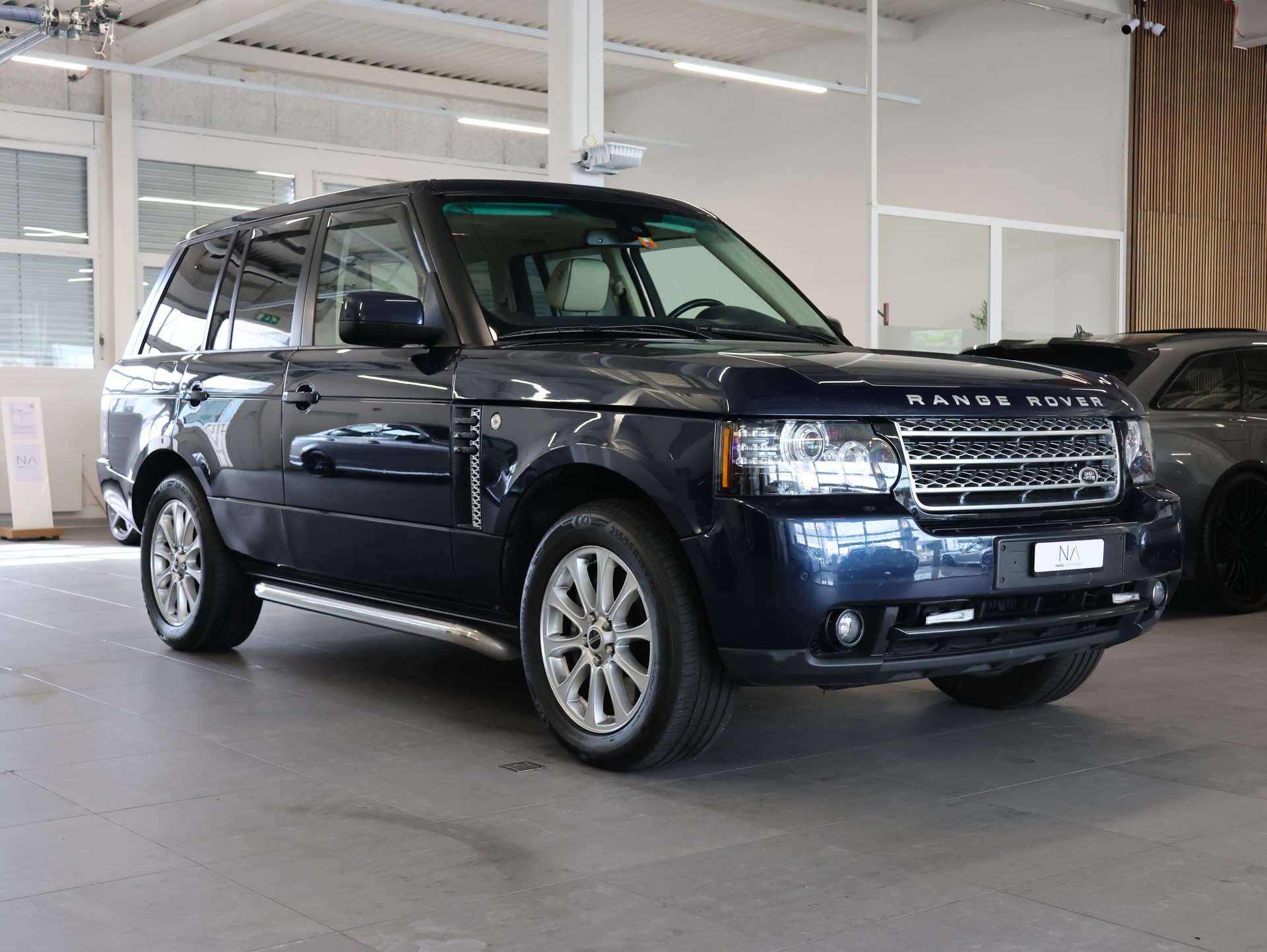 LAND ROVER Range Rover 4.4 TDV8 HSE Automatic *Panoramadach* *Rückfahrkamera* *Originaler Clarion 6-fach-CD-Wechsler*-showroom-element-1