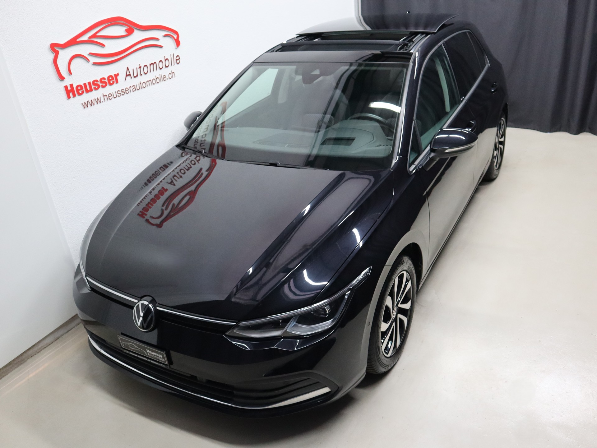 VW Golf 2.0 TDI Life DSG - Panorama - IQ Light - Navi - Head-Up - AHK - Kamera - 150 PS-showroom-element-2