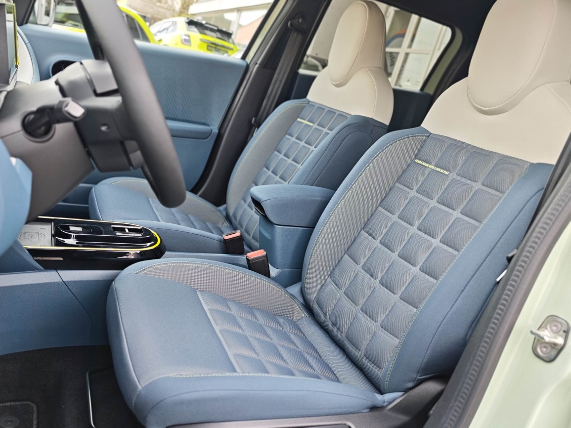 FIAT Grande Panda 1.2 Hybrid La Prima-image-7
