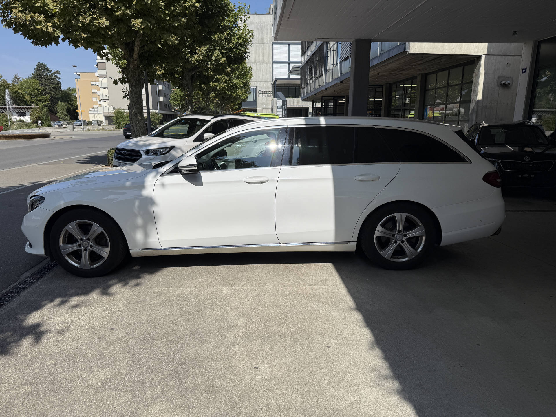 MERCEDES-BENZ E-CLASS S213 Kombi E 220 d Av-showroom-element-1