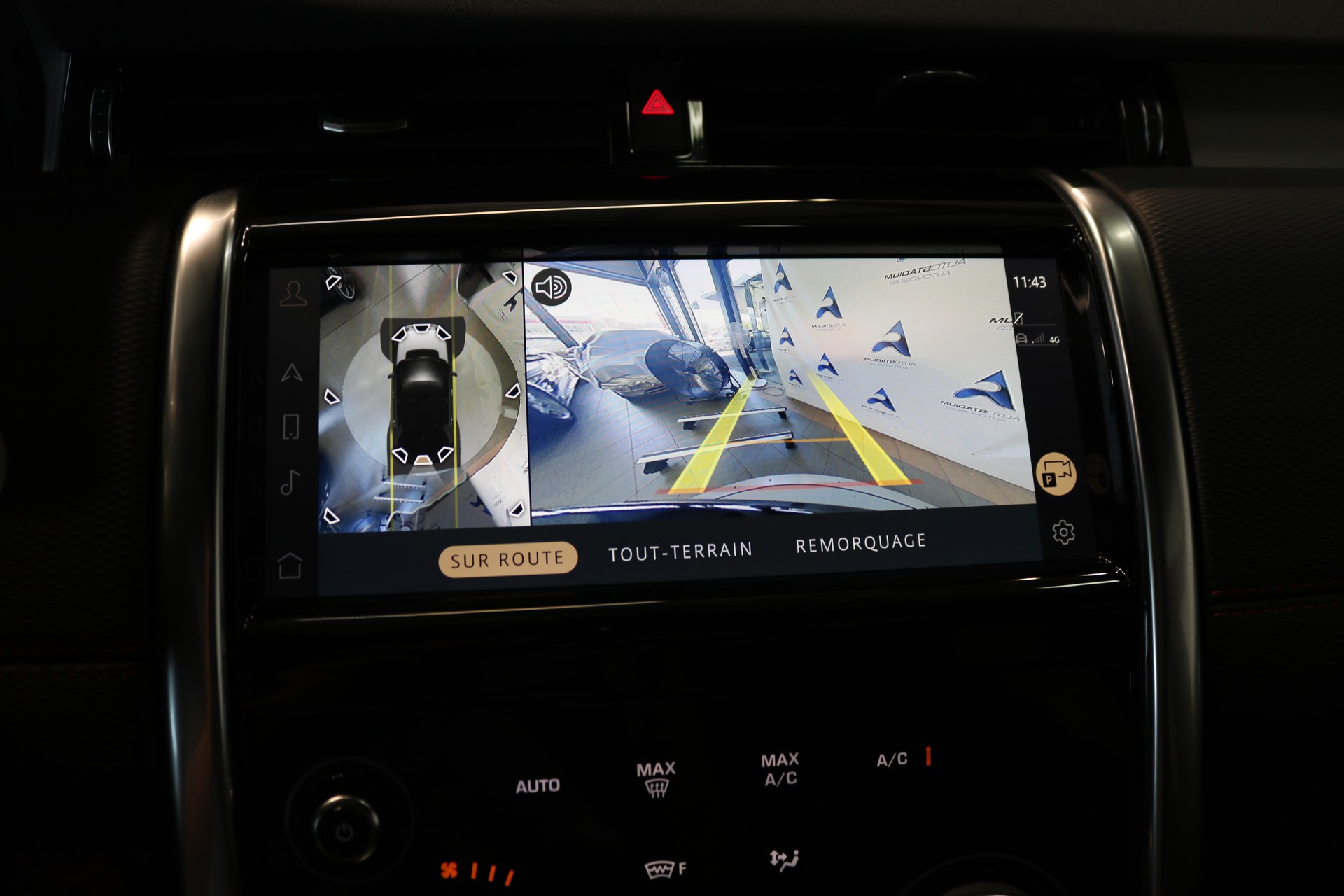 LAND ROVER Discovery Sport R Dyn P250 2.0 Si4 MHEV Base AT9-image-33