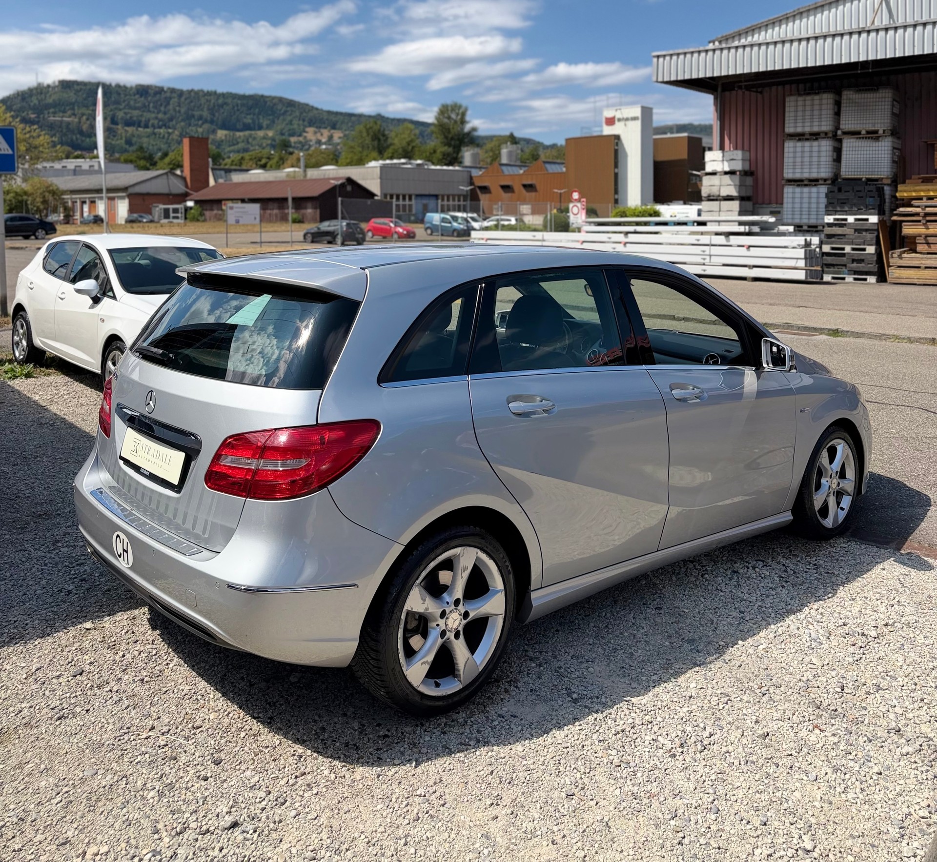 MERCEDES-BENZ B 180 Active Edition **Ab MFK **Bluetooth**-image-4