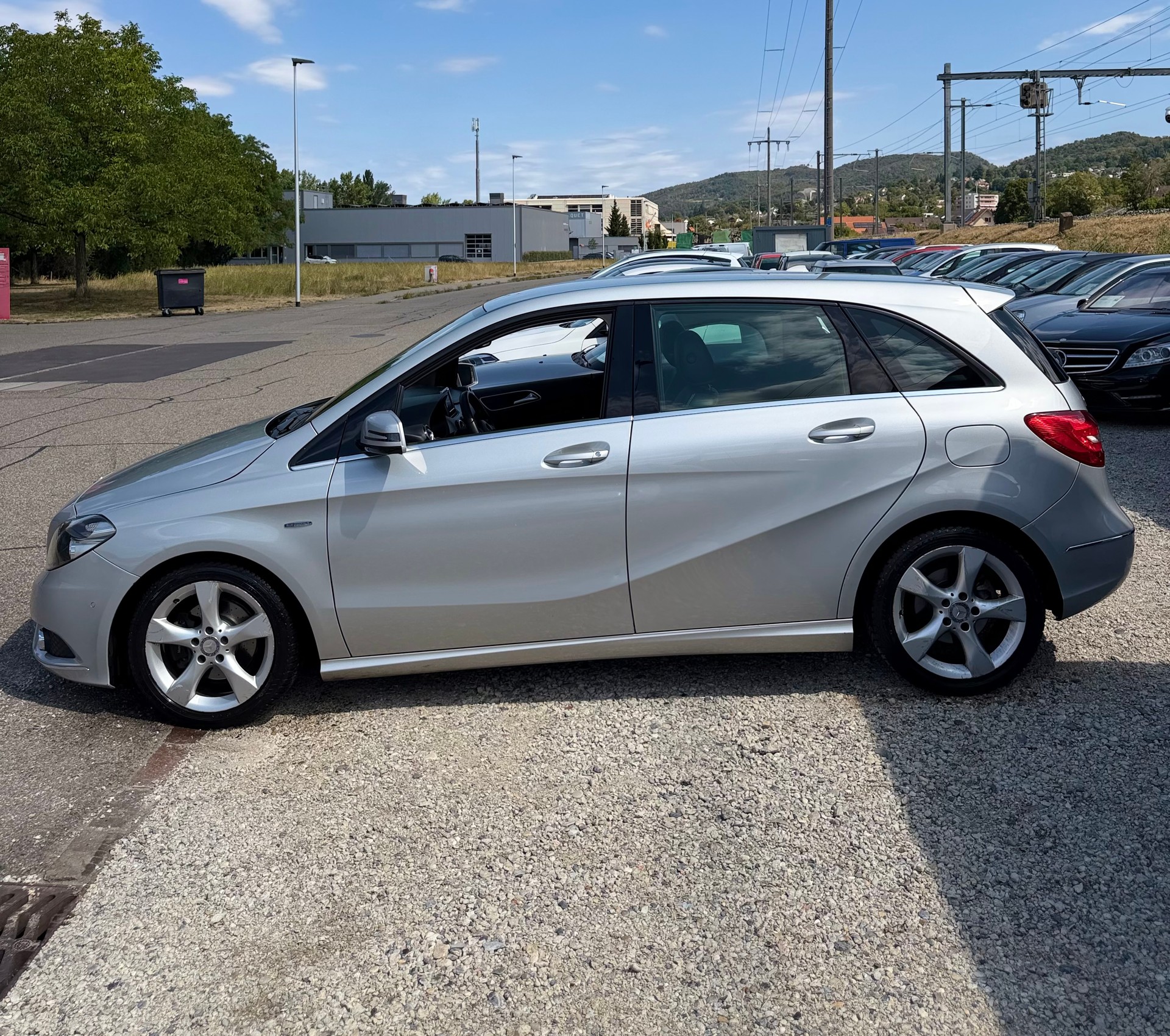 MERCEDES-BENZ B 180 Active Edition **Ab MFK **Bluetooth**-image-8