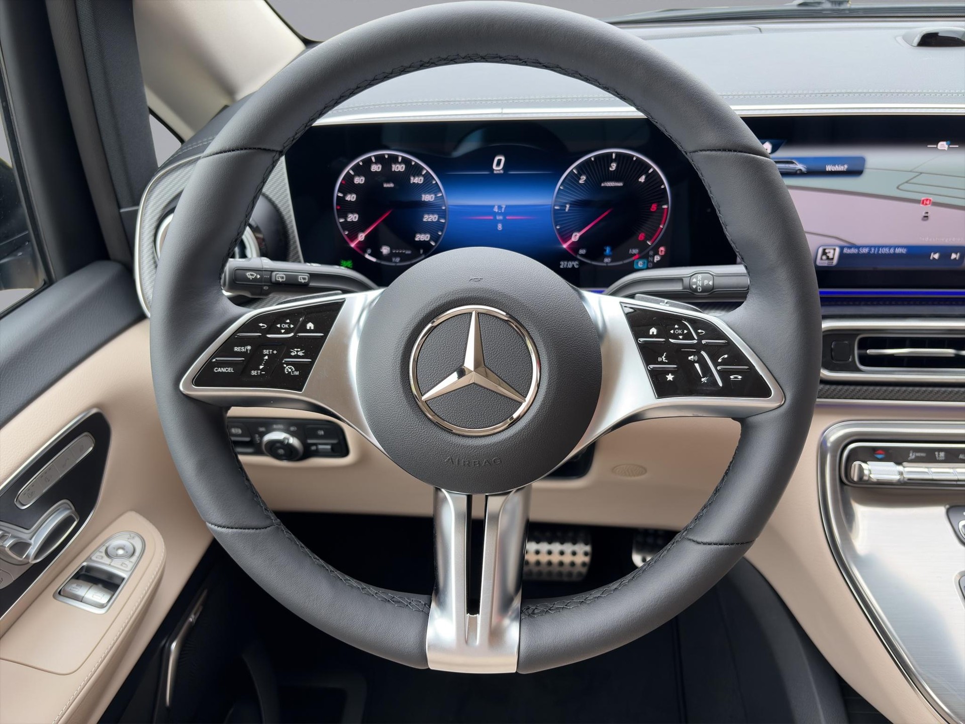MERCEDES-BENZ V 300 d Swiss Ed. lang 4matic Van-image-10