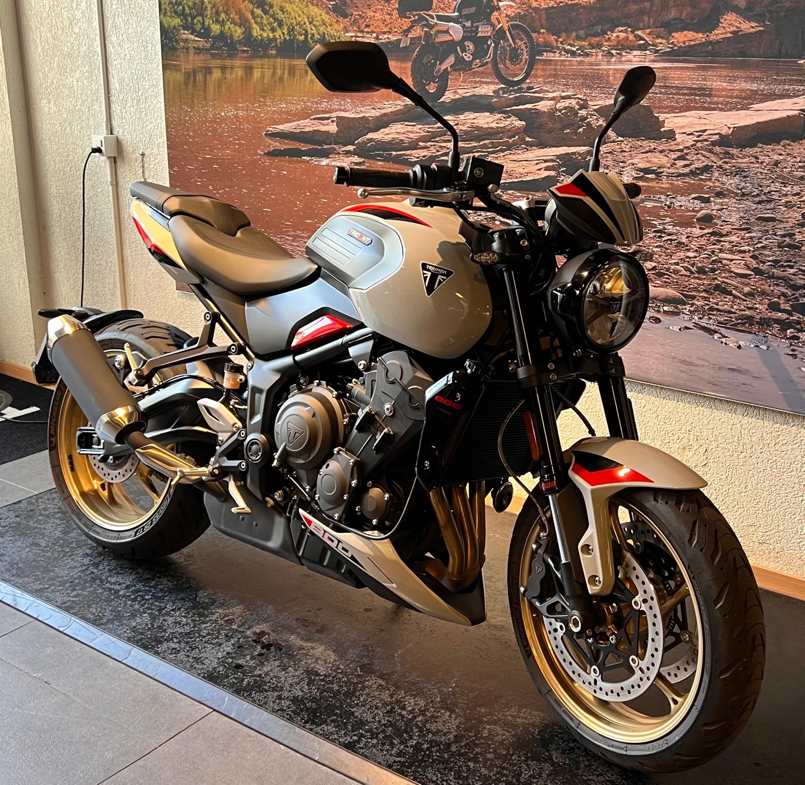 TRIUMPH Trident 800-showroom-element-1