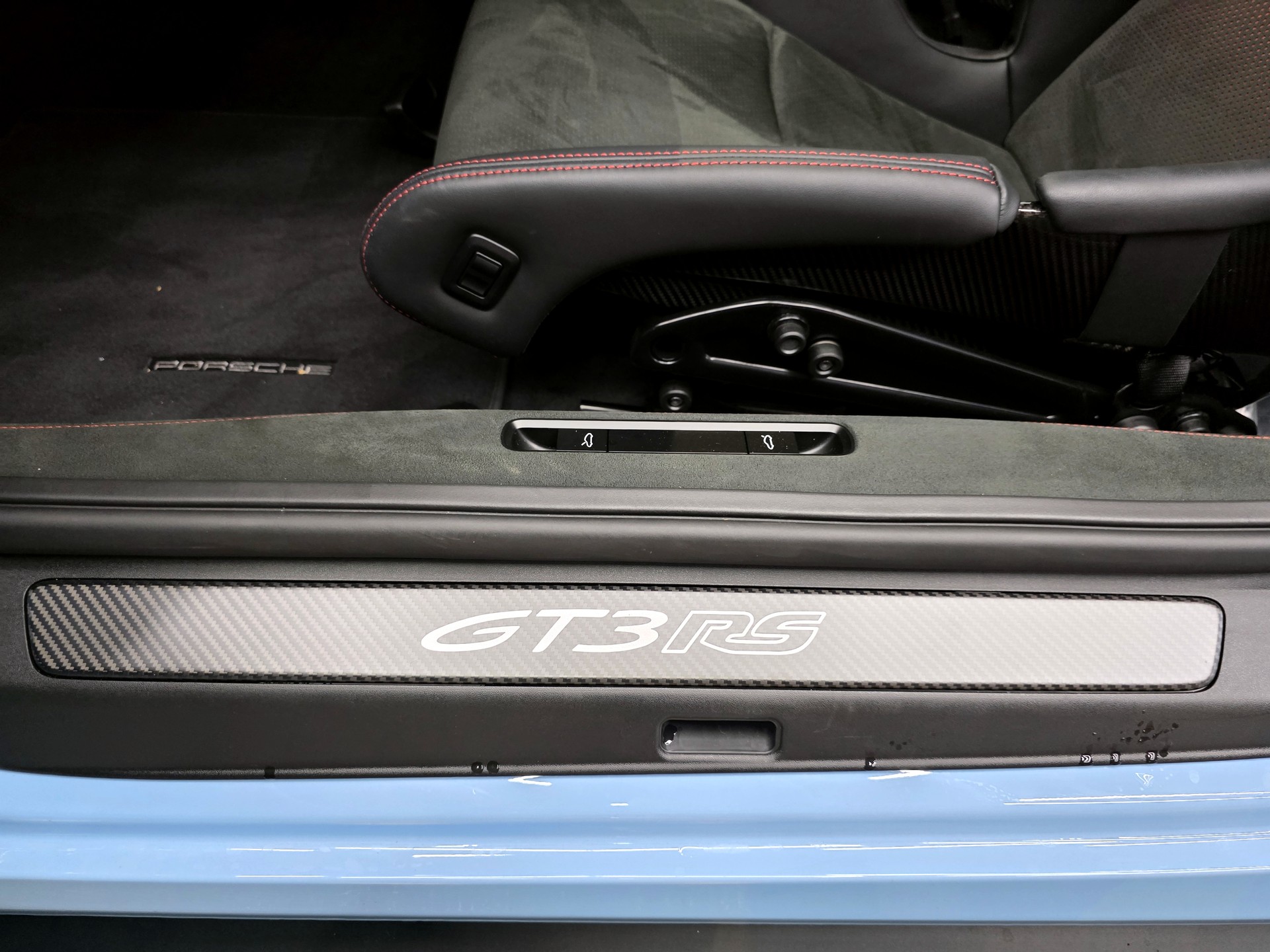 PORSCHE 911 Coupé 4.0 GT3 RS WEISSACH-image-18