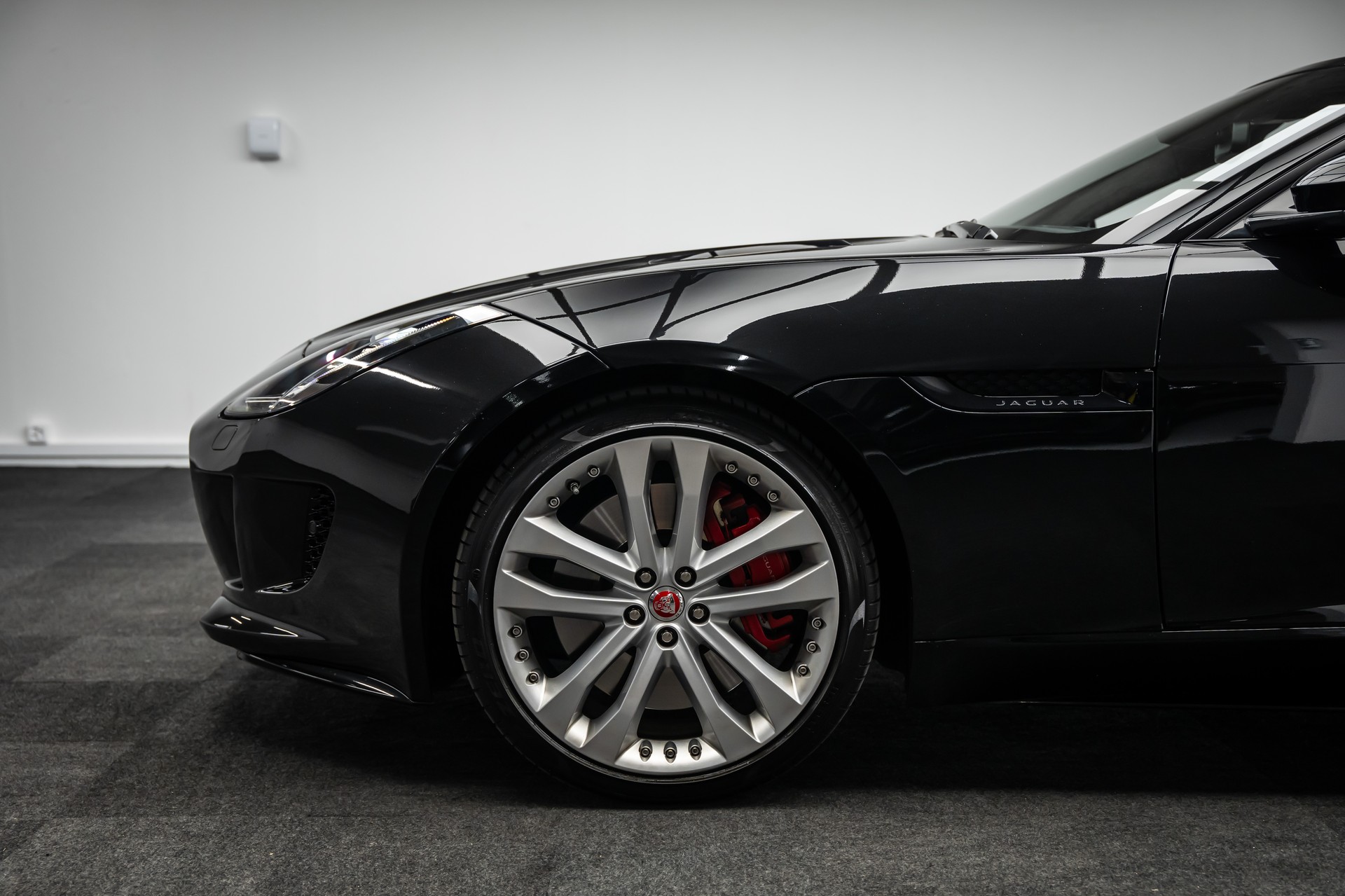 JAGUAR F-Type Convertible S 5.0 V8 S/C * PERFORMANCE-PAKET * LEASING AB 396.- *-showroom-element-1