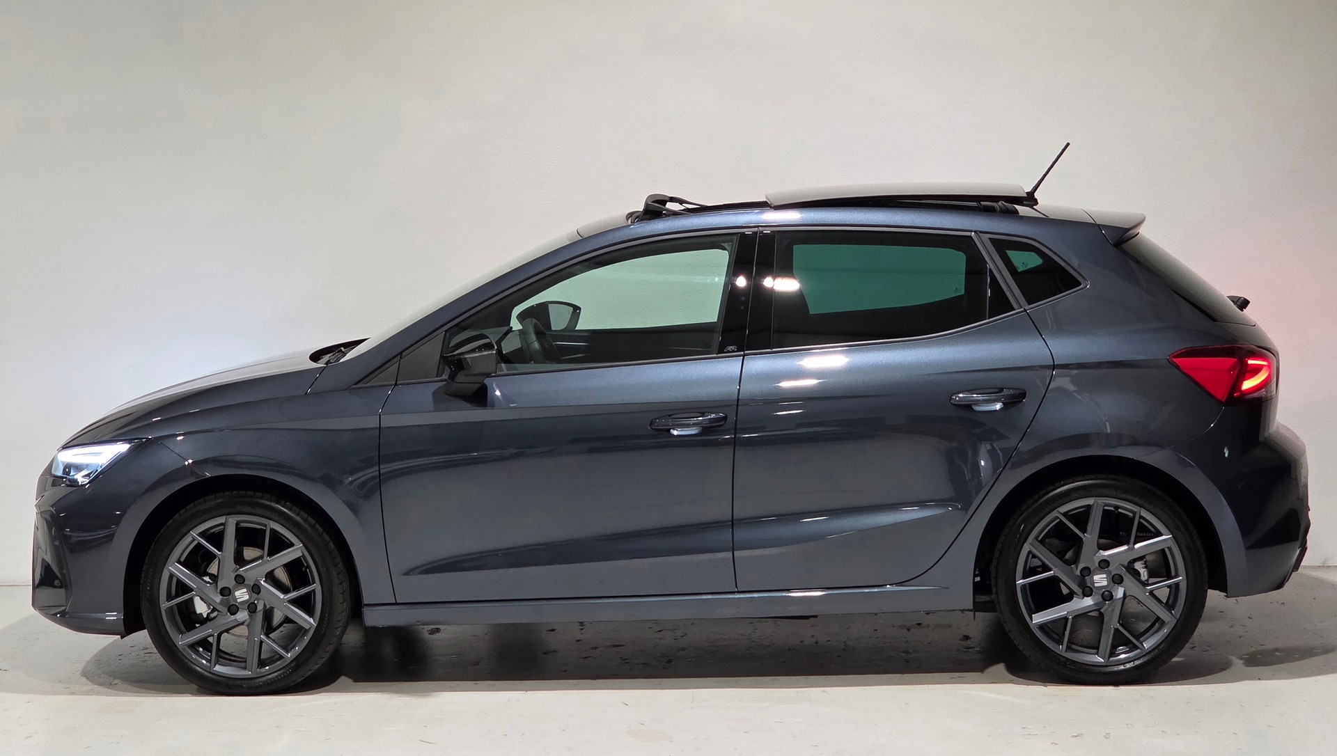 SEAT Ibiza 1.5 EcoTSI FR DSG-showroom-element-1