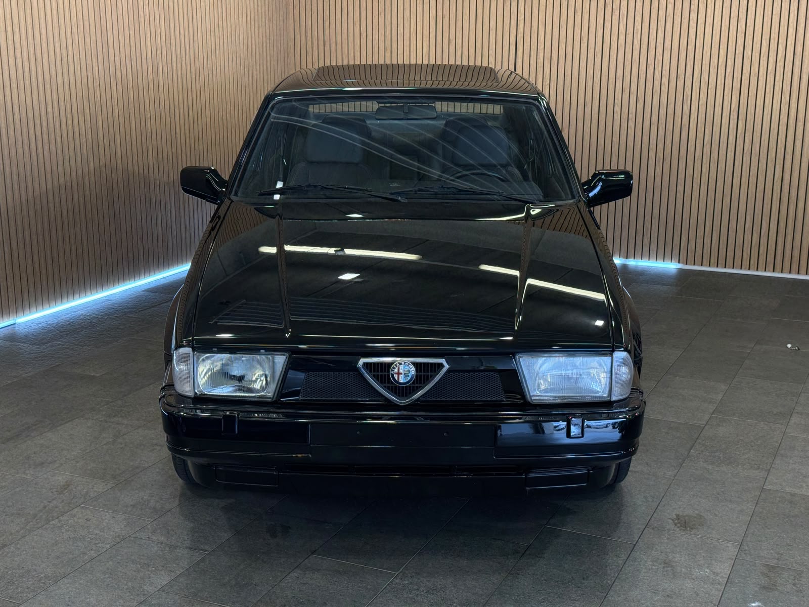 ALFA ROMEO 75 3.0 Q.Verde-showroom-element-1