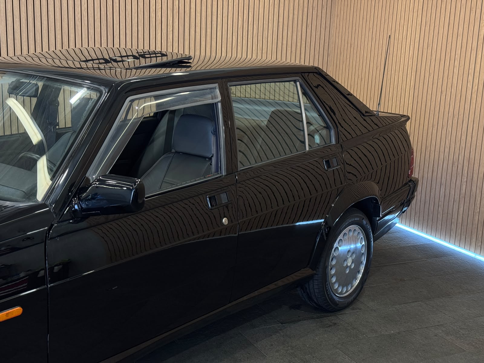 ALFA ROMEO 75 3.0 Q.Verde-showroom-element-3