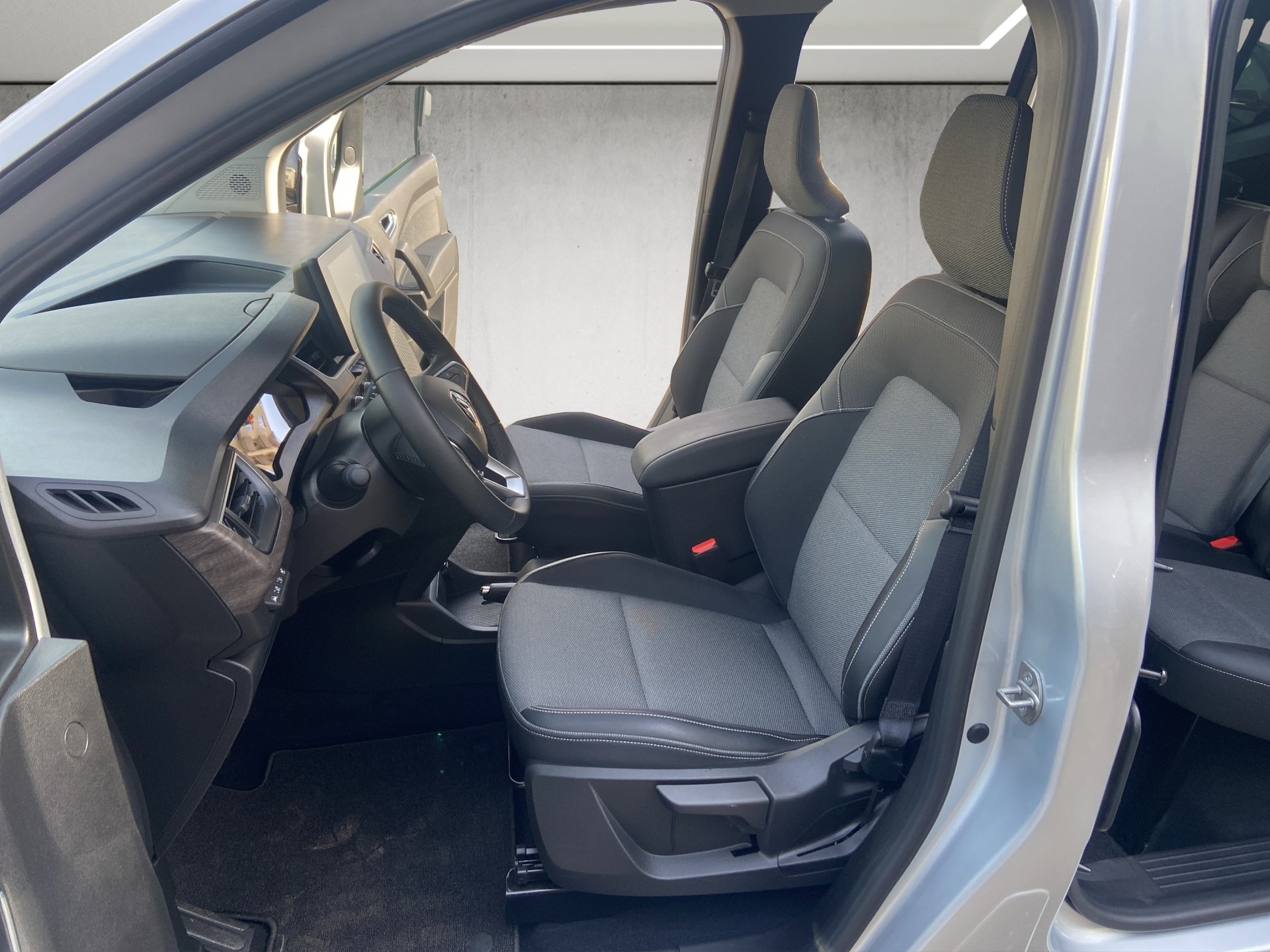 RENAULT Kangoo 1.3 TCe 130 PF Intens EDC-image-8