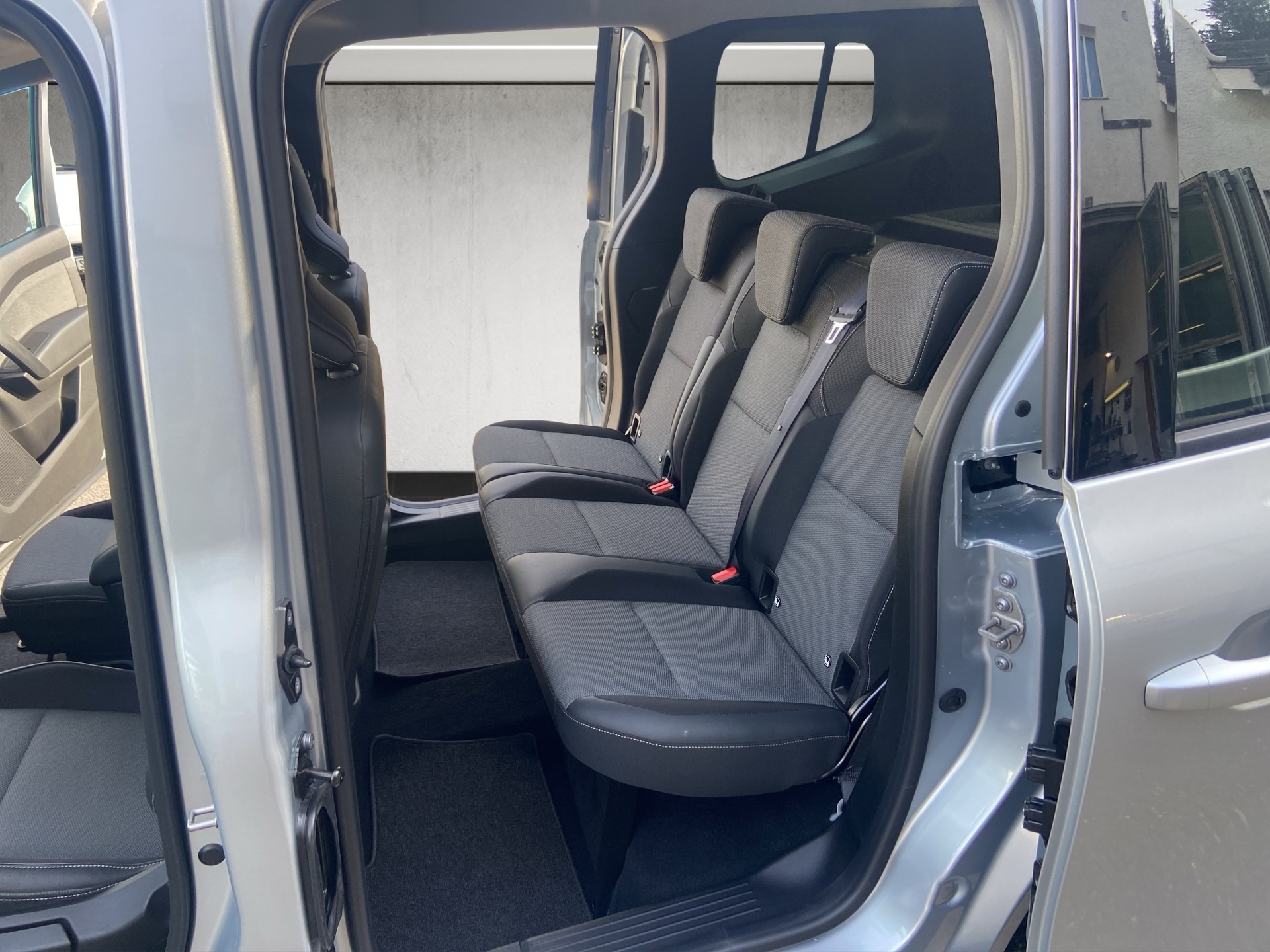 RENAULT Kangoo 1.3 TCe 130 PF Intens EDC-image-9