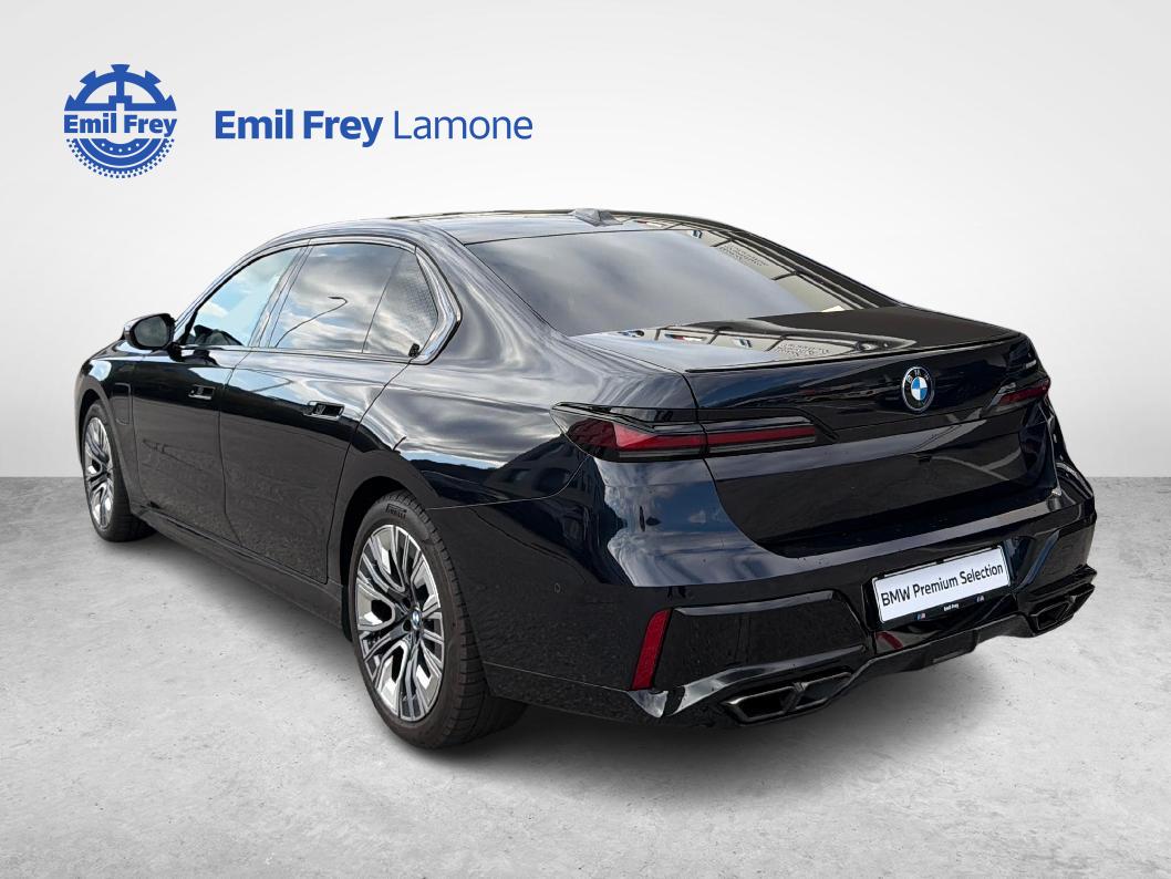 BMW M760e xDrive-showroom-element-2