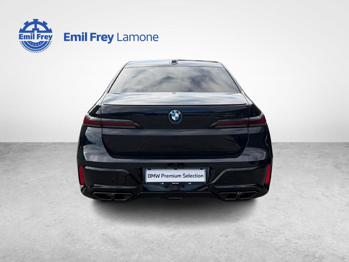 BMW M760e xDrive-showroom-element-3