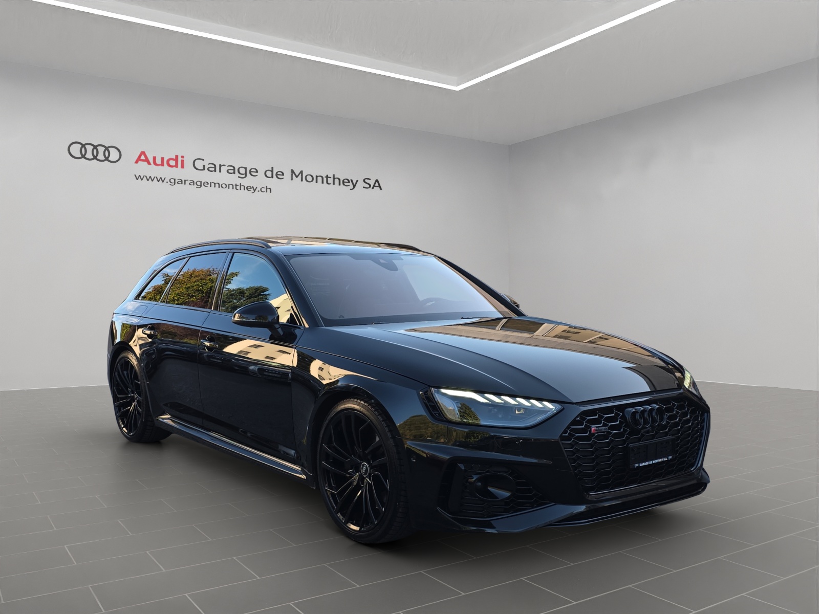 AUDI RS4 Avant quattro tiptronic-image-2