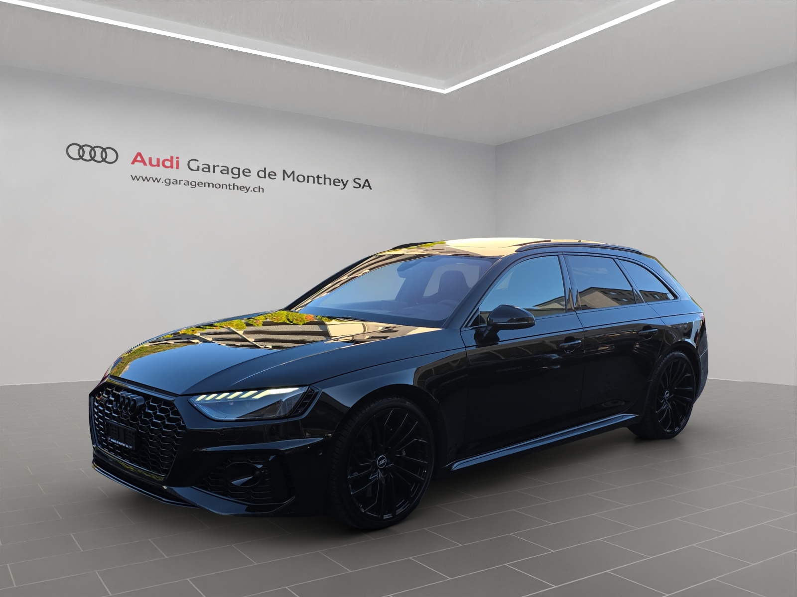 AUDI RS4 Avant quattro tiptronic