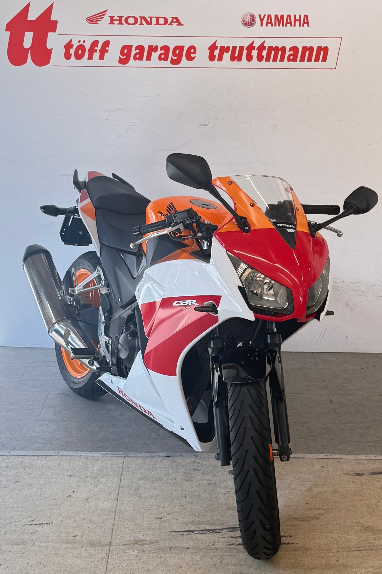 HONDA CBR 300 R-image-2
