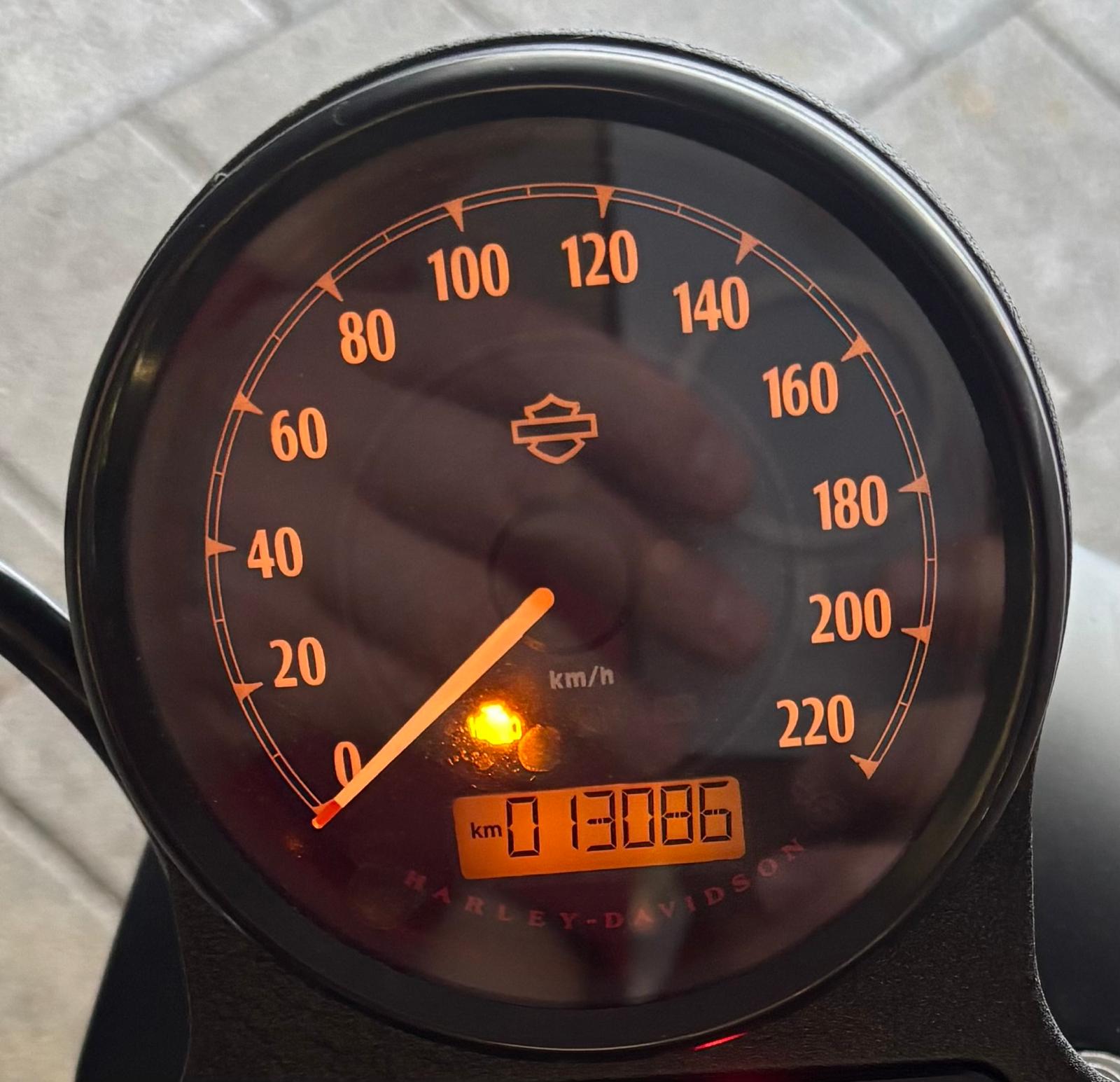 HARLEY-DAVIDSON XL 883 N Sportster Iron ABS-image-6