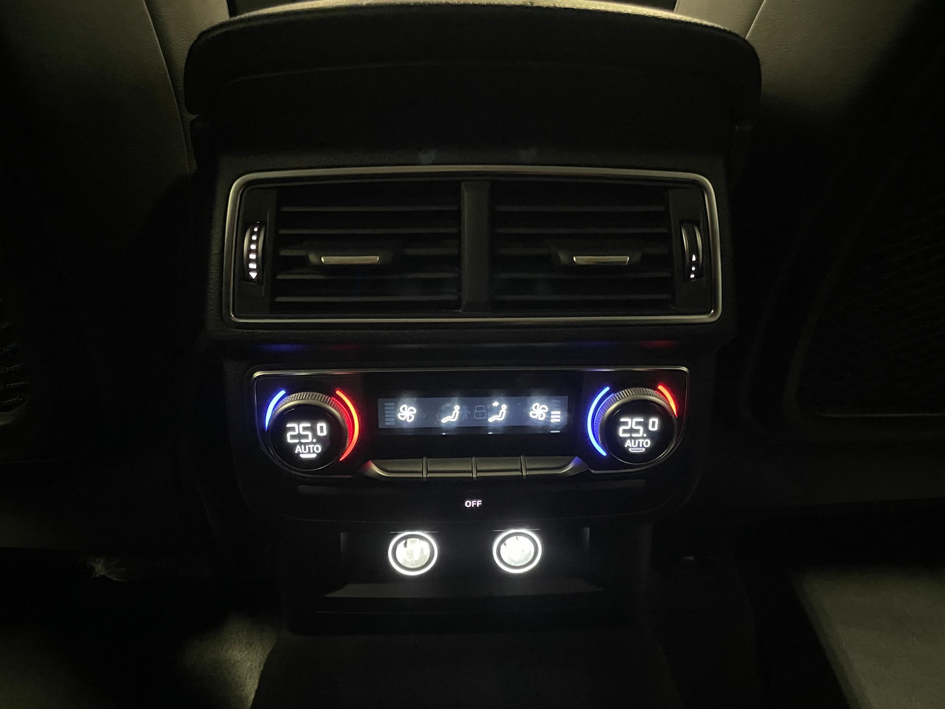 AUDI Q7 3.0 TDI quattro tiptronic 7 Pl. (39)-image-22